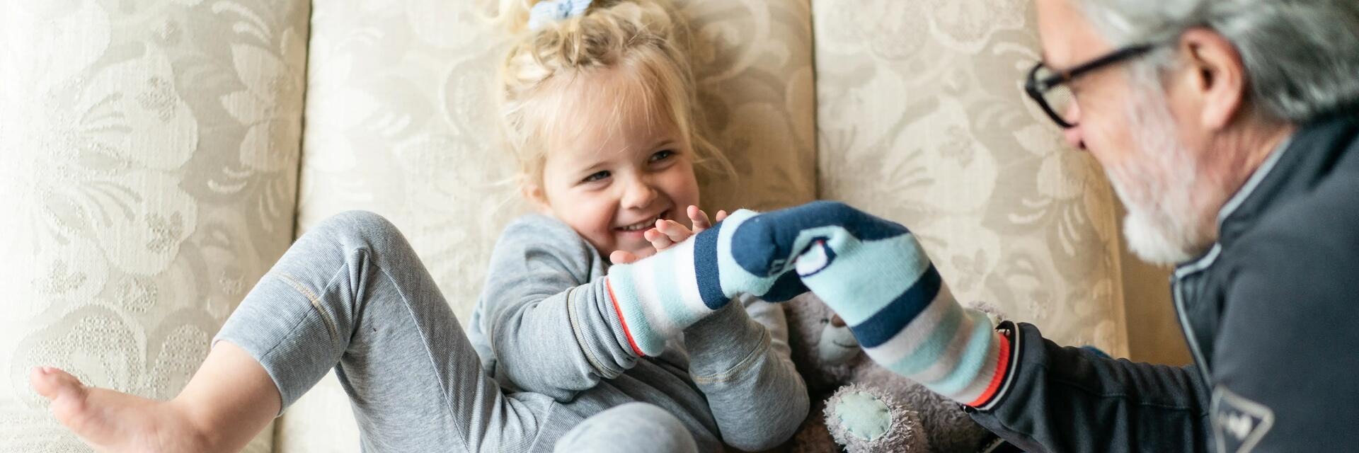 jouer-enfants-famille-education