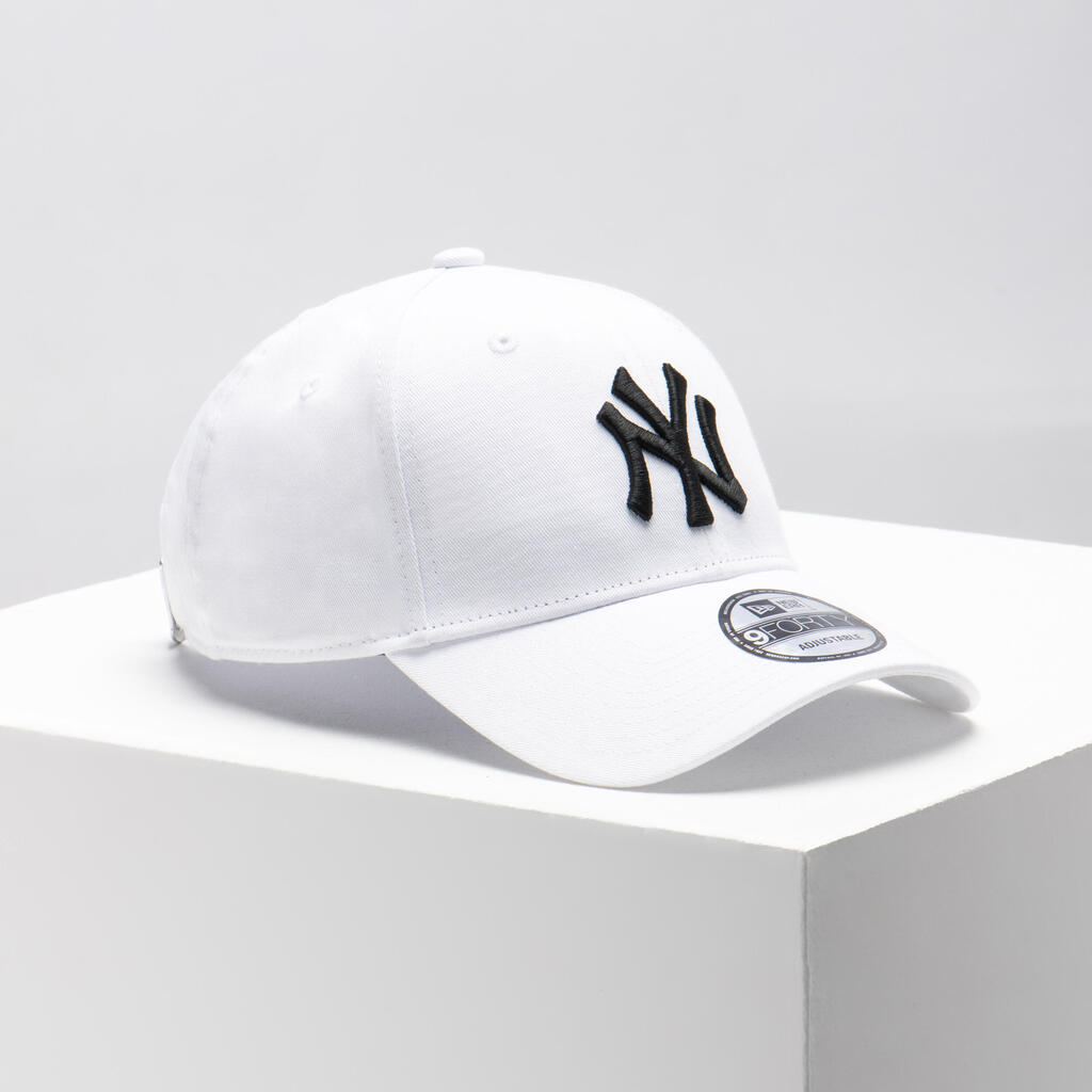 Pieaugušo MLB beisbola cepure ar nagu “9Forty - Ņujorkas Yankees”, balta/melna