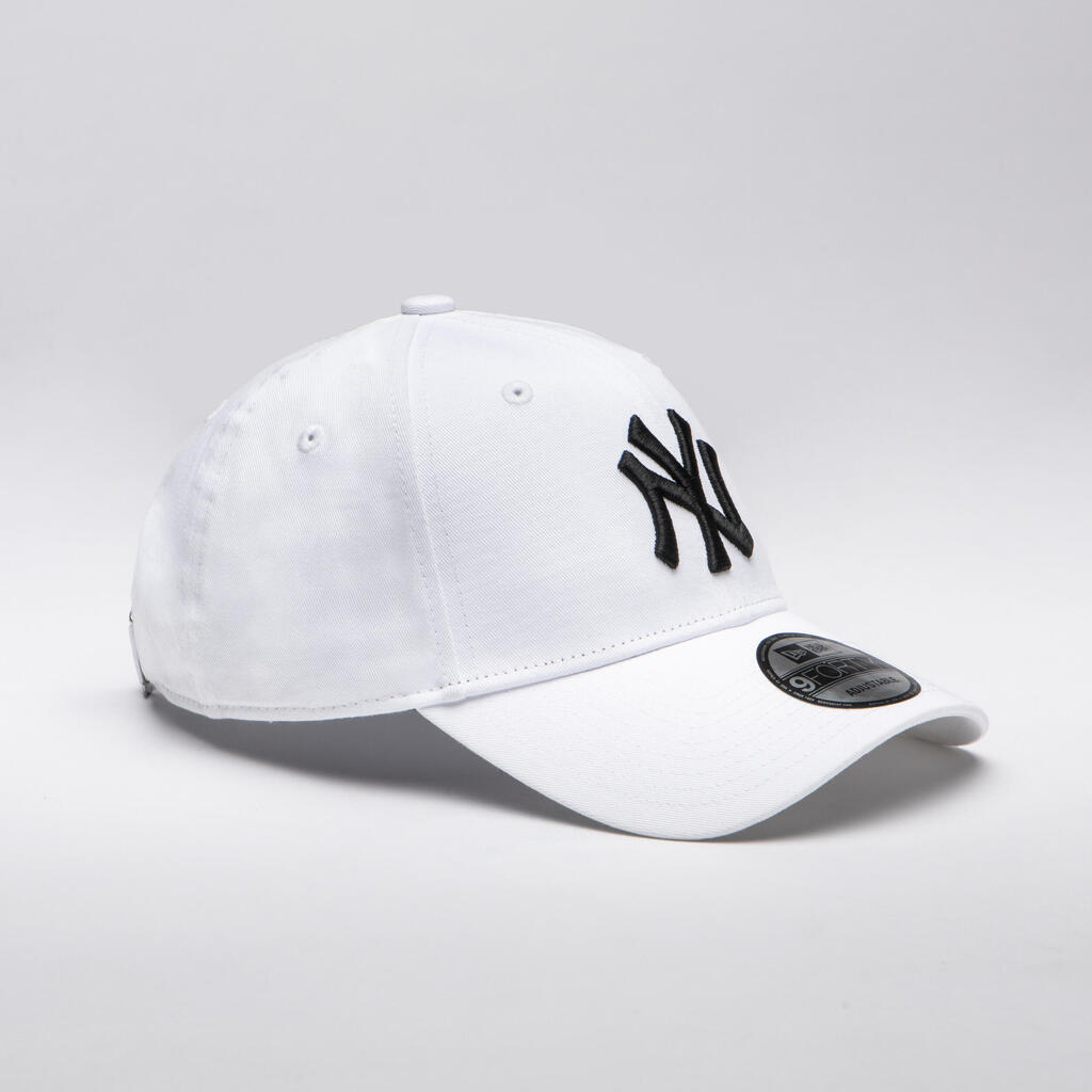 Pieaugušo MLB beisbola cepure ar nagu “9Forty - Ņujorkas Yankees”, balta/melna