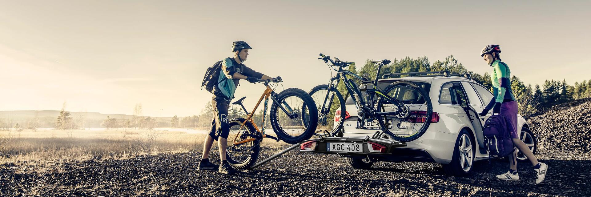 Para przypinająca rowery do bagażnika rowerowego na samochód