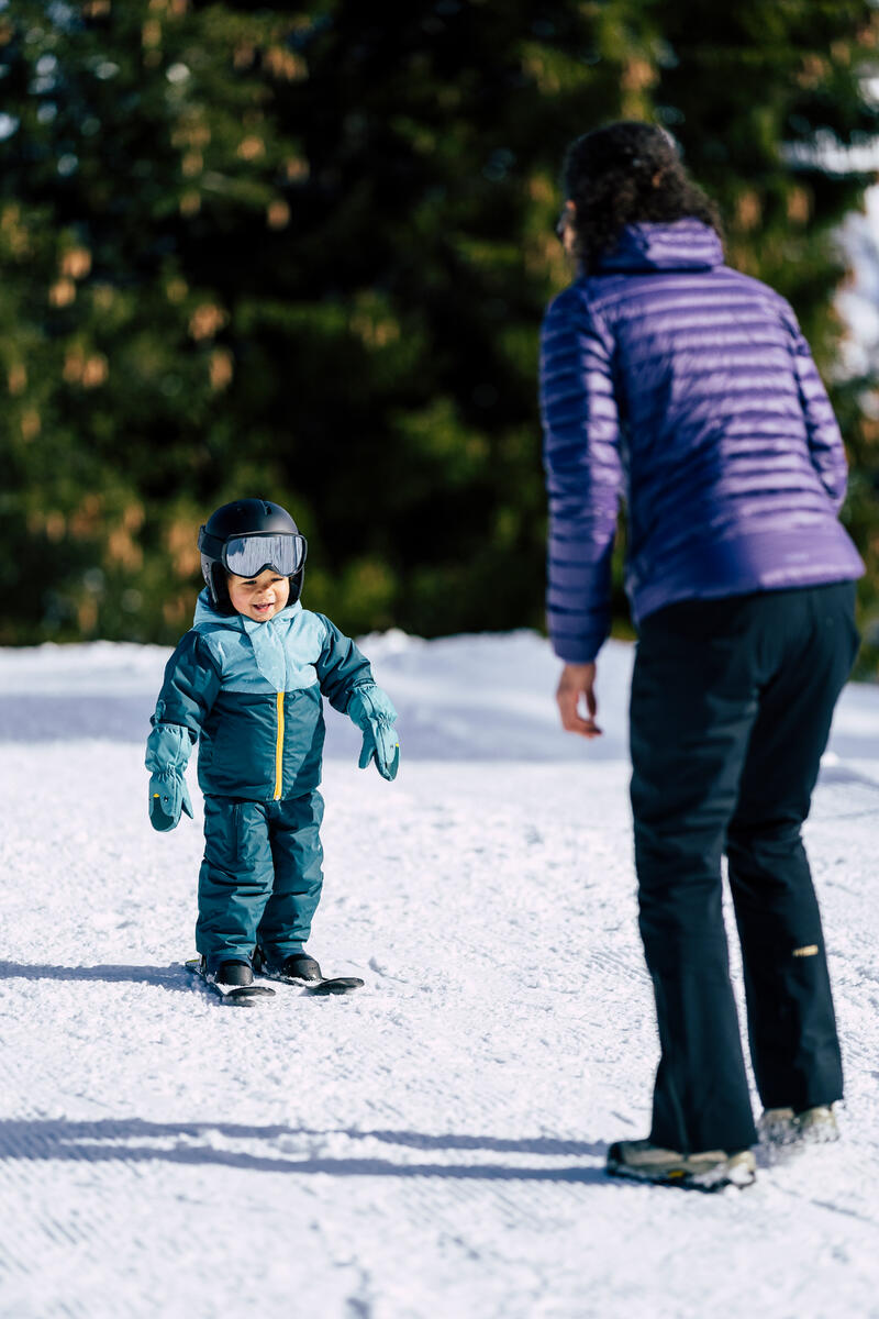 AT WHAT AGE CAN YOUR BABY START SKIING? 