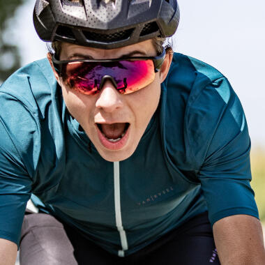 CYCLING | HOW TO CHOOSE THE RIGHT CYCLING APPAREL AND GEAR?