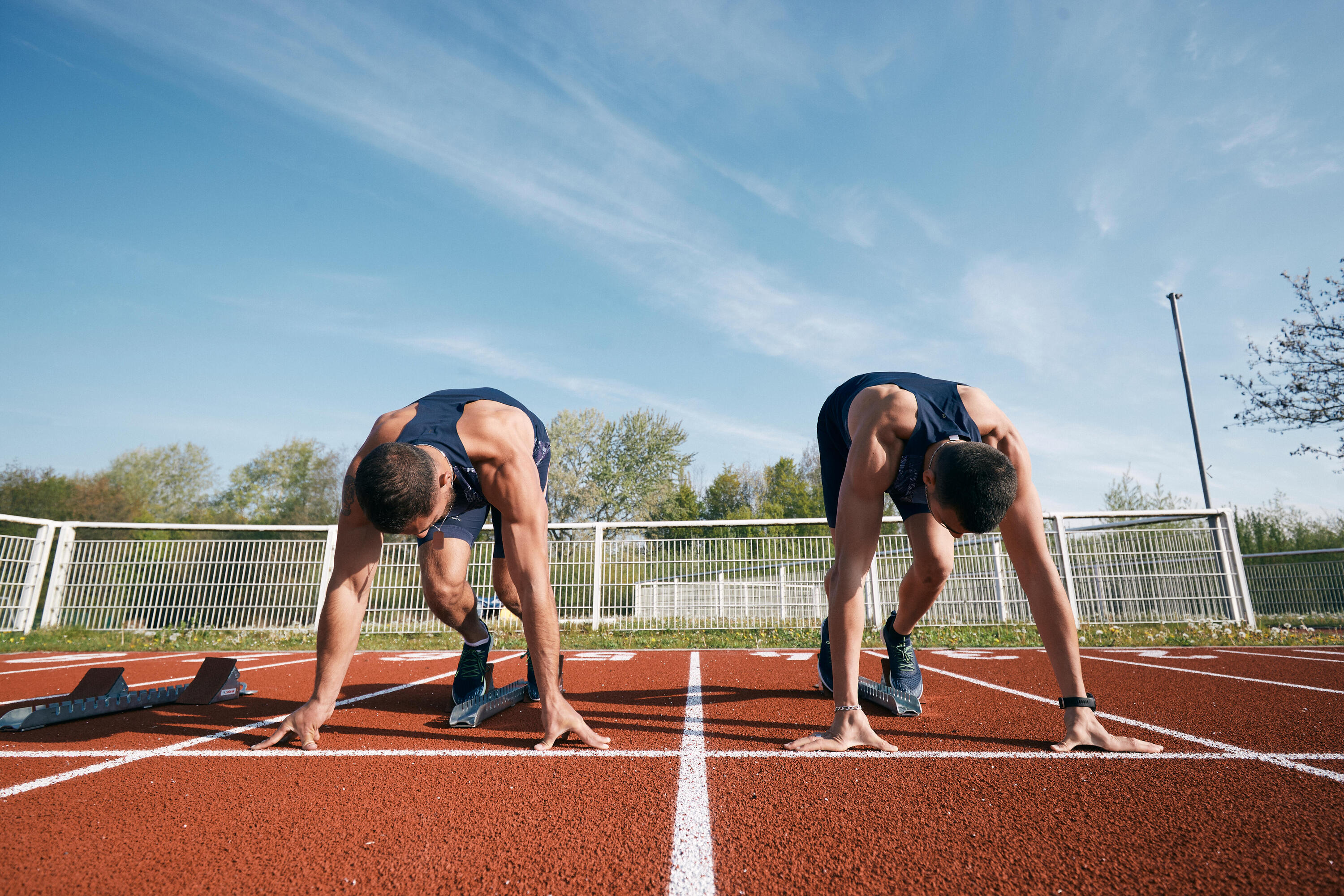 DEBARDEUR D'ATHLETISME HOMME BLEU 14/15