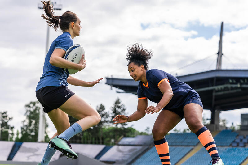 COME SCEGLIERE L'EQUIPAGGIAMENTO DA RUGBY FEMMINILE?