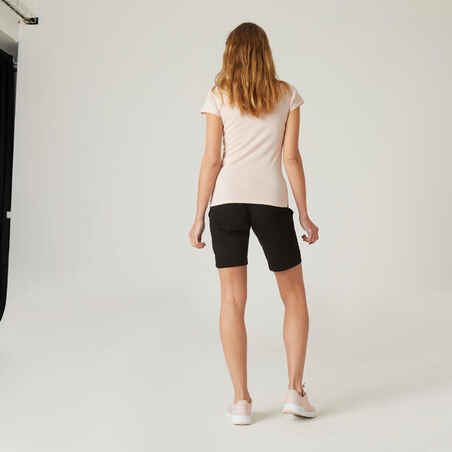 מכנסי ספורט קצרים מכותנה בגזרה ישרה לנשים Fit+ עם כיס - שחור