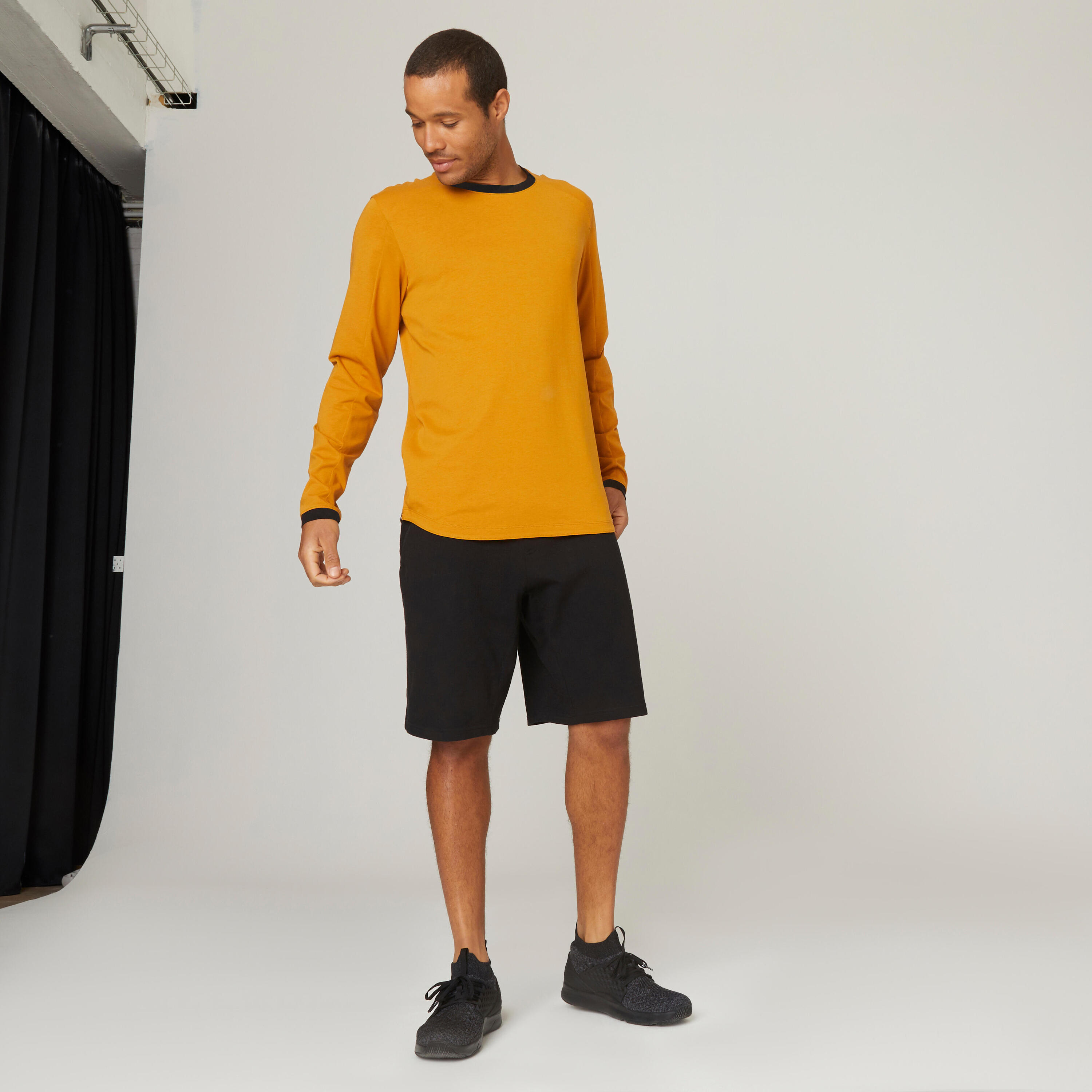 Men's Long-Sleeved Crew Neck Slim-Fit Stretchy Cotton T-Shirt 520 - Ochre 26/28