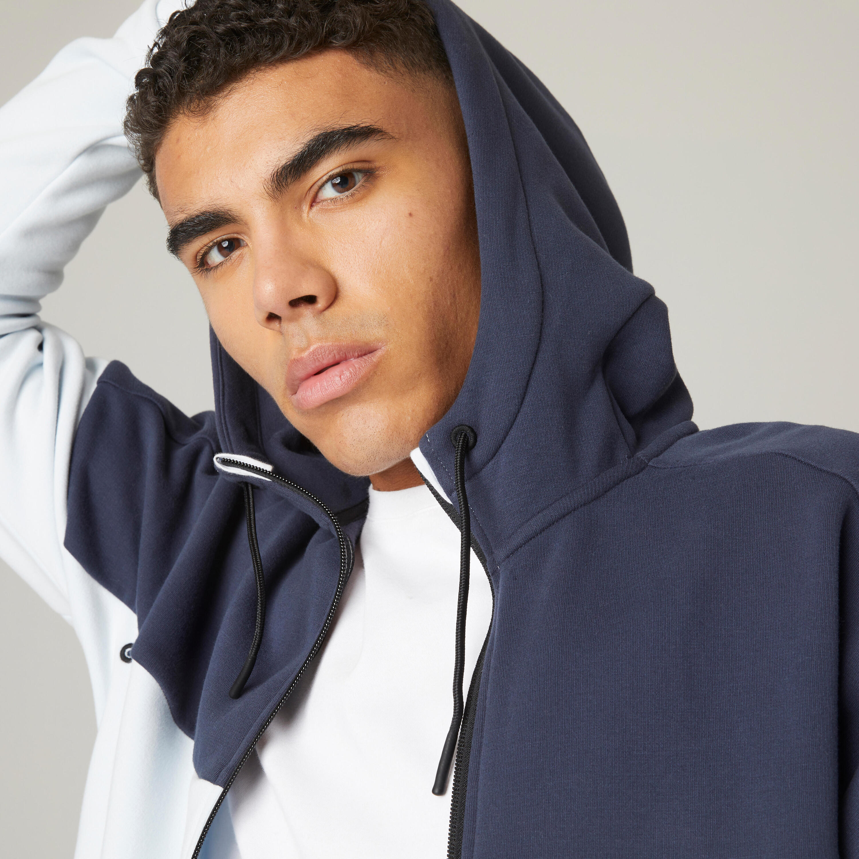 Men's Zip-Up Fitness Hoodie 520 - Mist Grey/Dark Blue 8/9