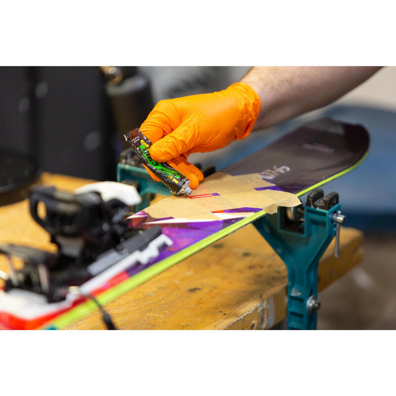 Réparation du topsheet d'un ski ou planche de snowboard