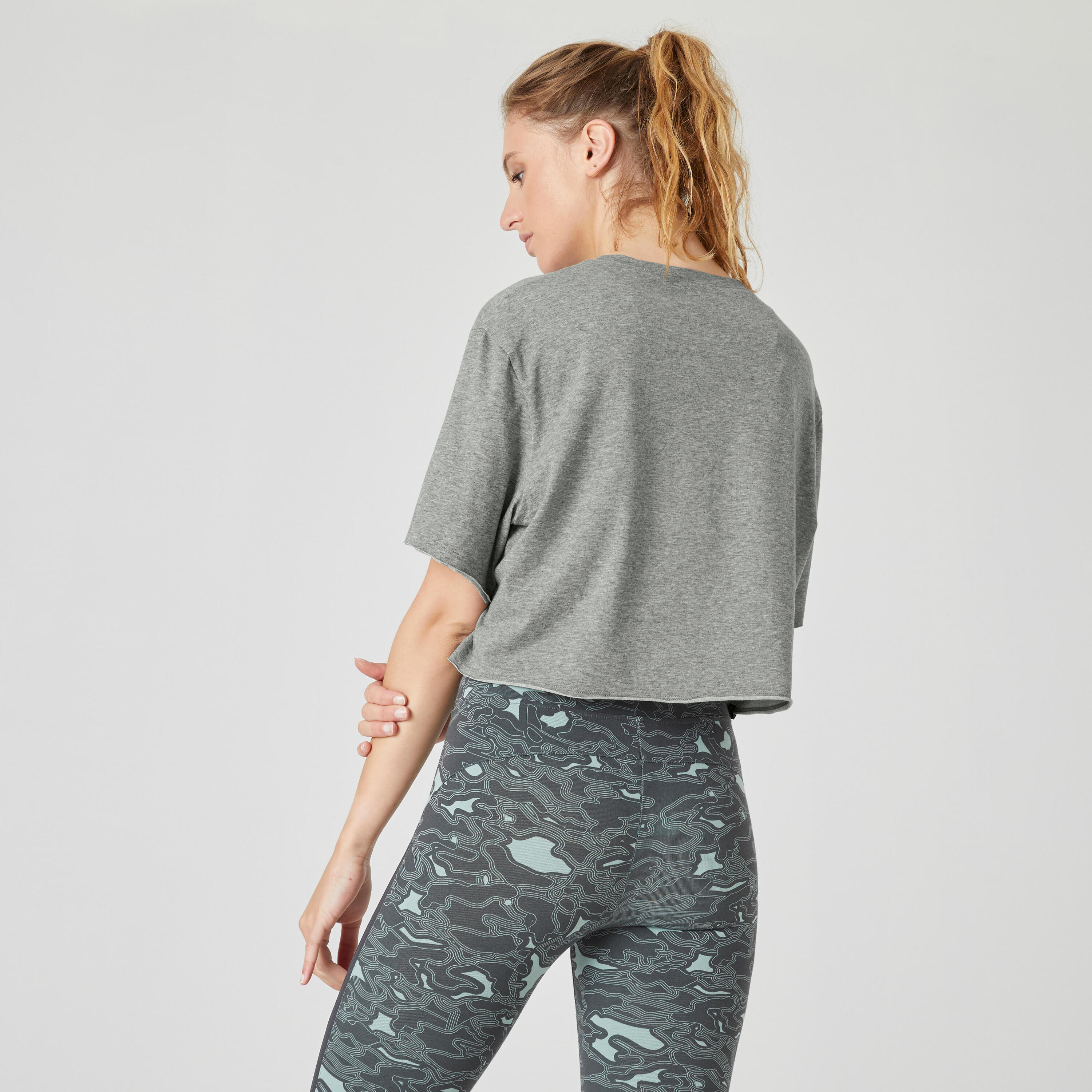 Women's Short-Sleeved Crew Neck Synthetic Cropped T-Shirt - Grey 2/6