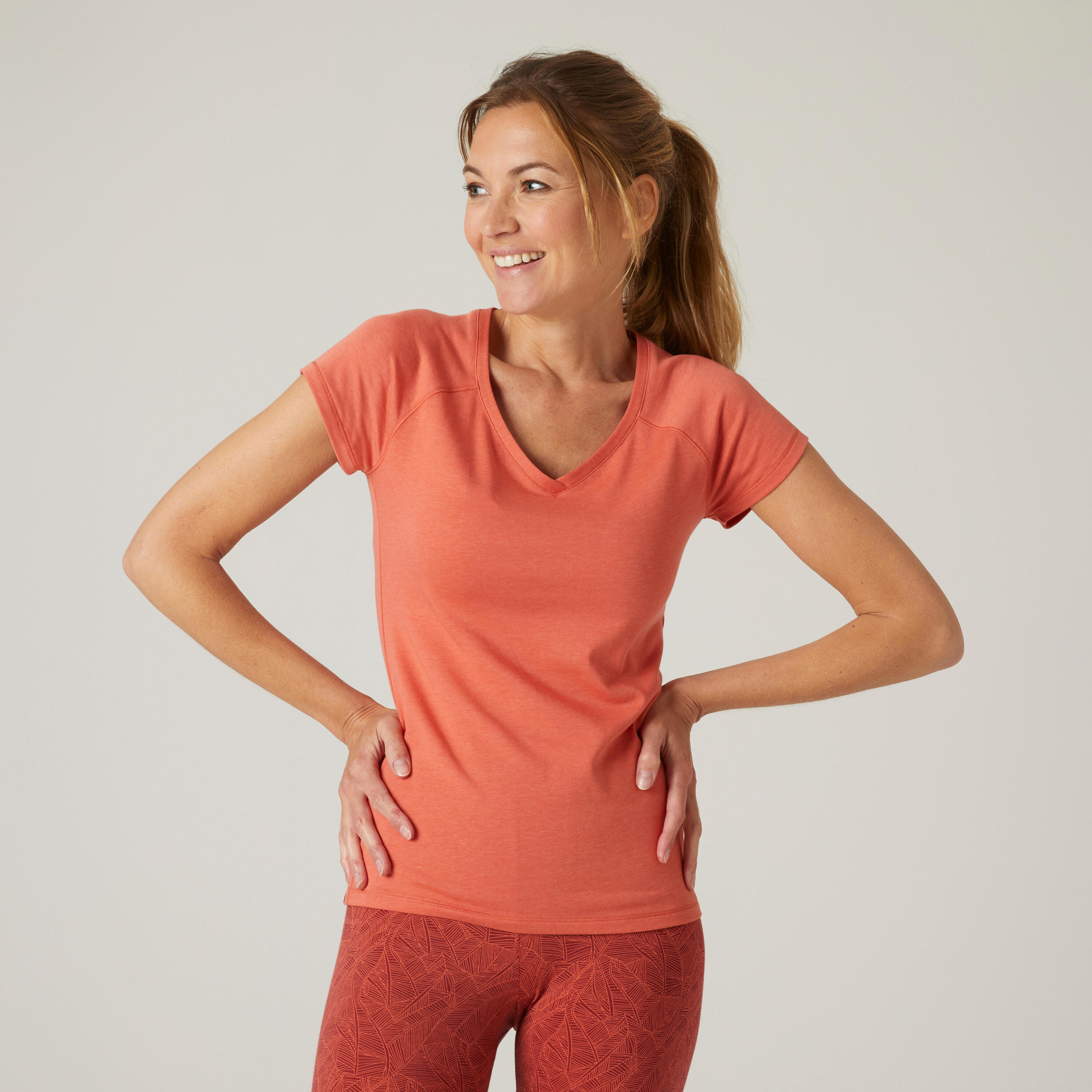 Women's V-Neck Fitness T-Shirt 500 - Terracotta 4/6