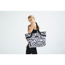 The zebra-print sport tote with character: a must-have for your fitness kit. 