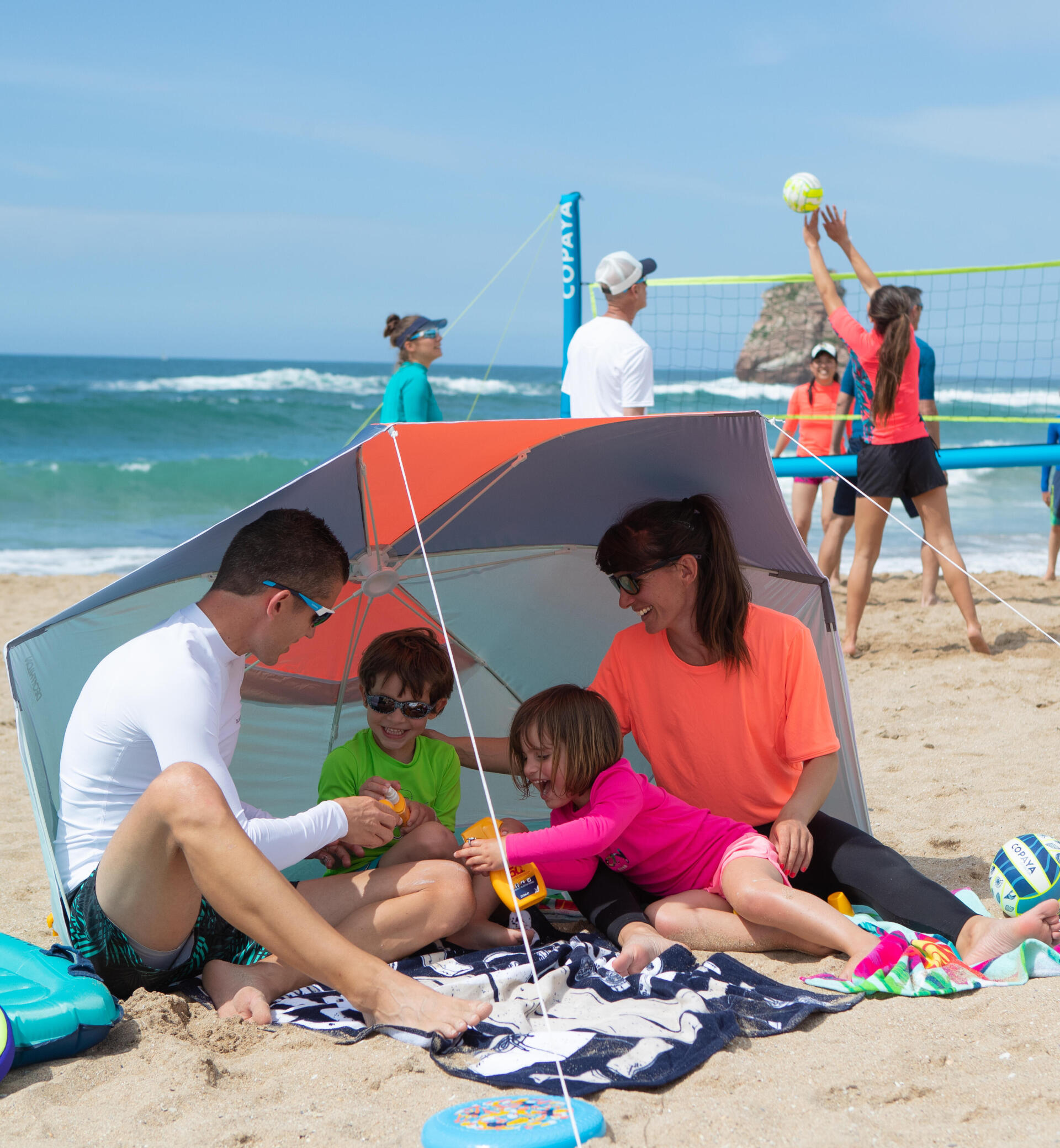 A la plage, protection solaire renforcée pour les enfants - A la