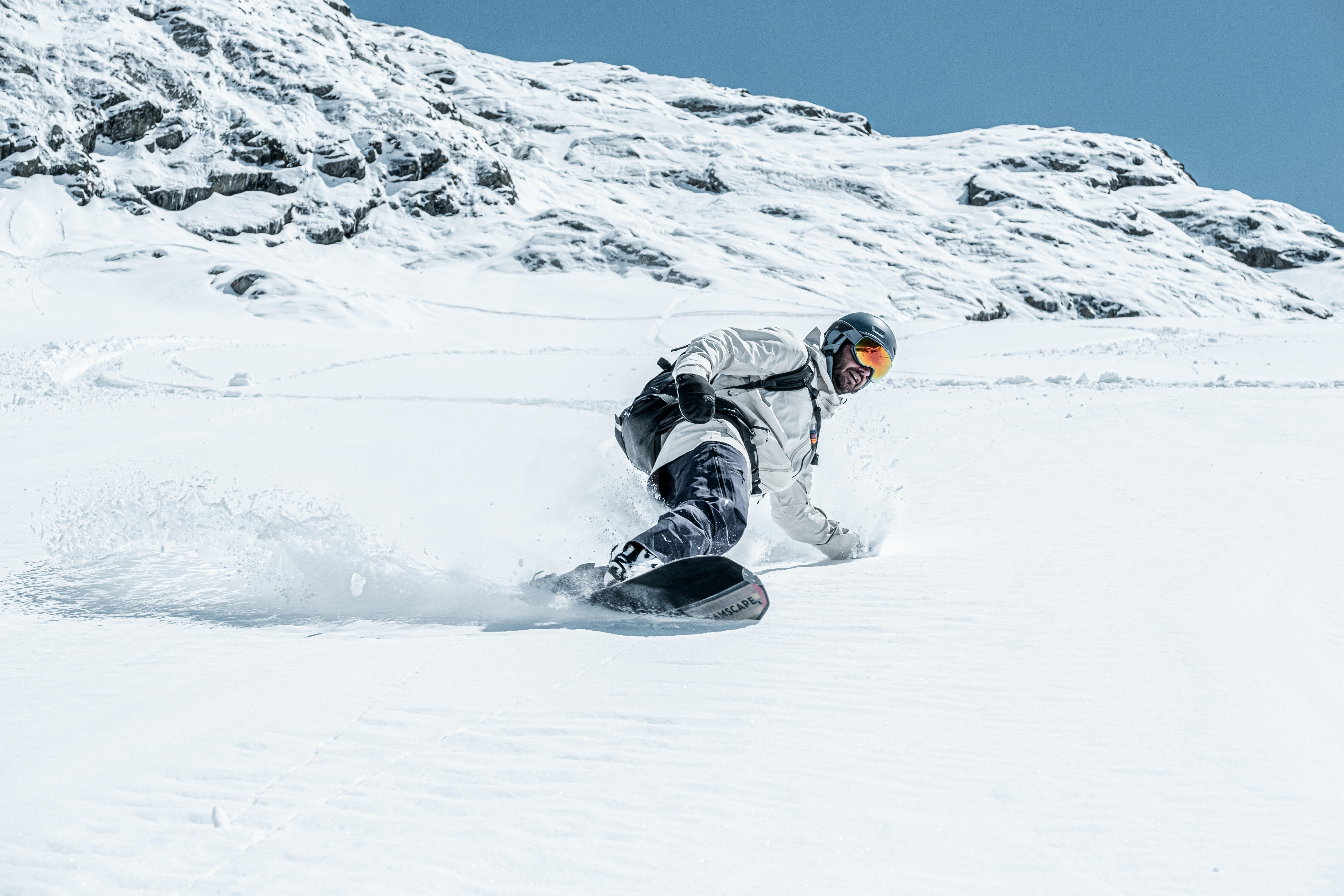 Snowboard Splitboard with Skins – 500 - DREAMSCAPE