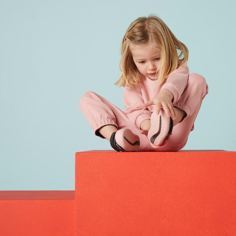 Quel chausson choisir pour les premiers pas de bébé ?