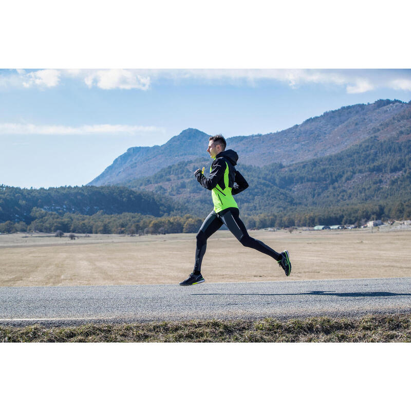 CASACO CORRIDA REPELENTE À ÁGUA CORTA-VENTO KIPRUN  WARM REGUL AMARELO