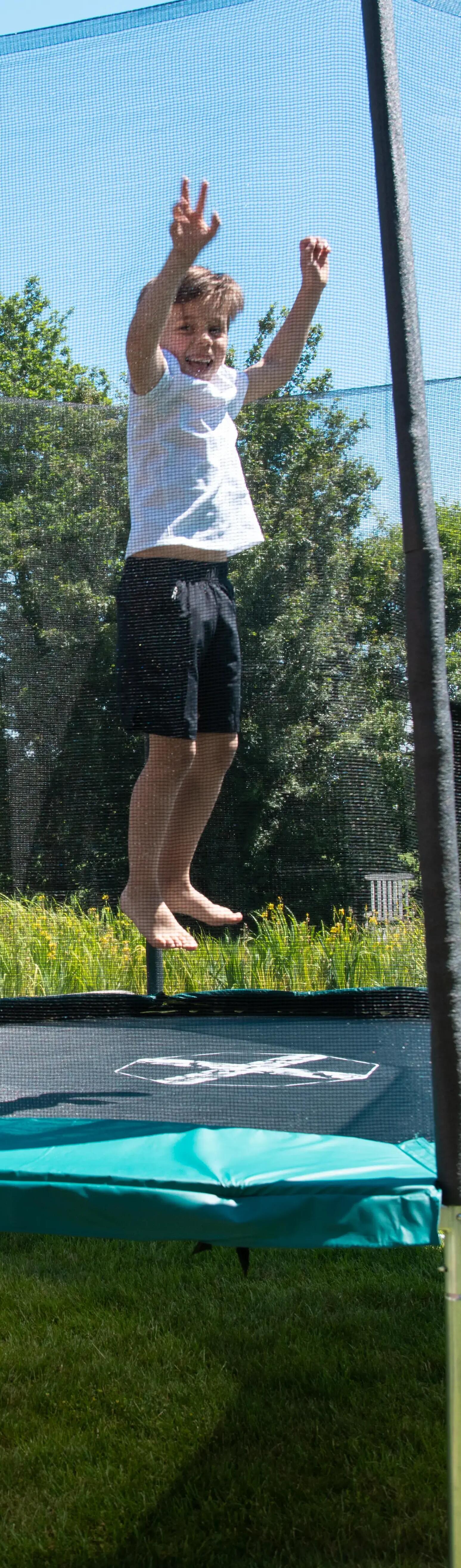 3 spelideeën om in alle veiligheid op de trampoline te springen 