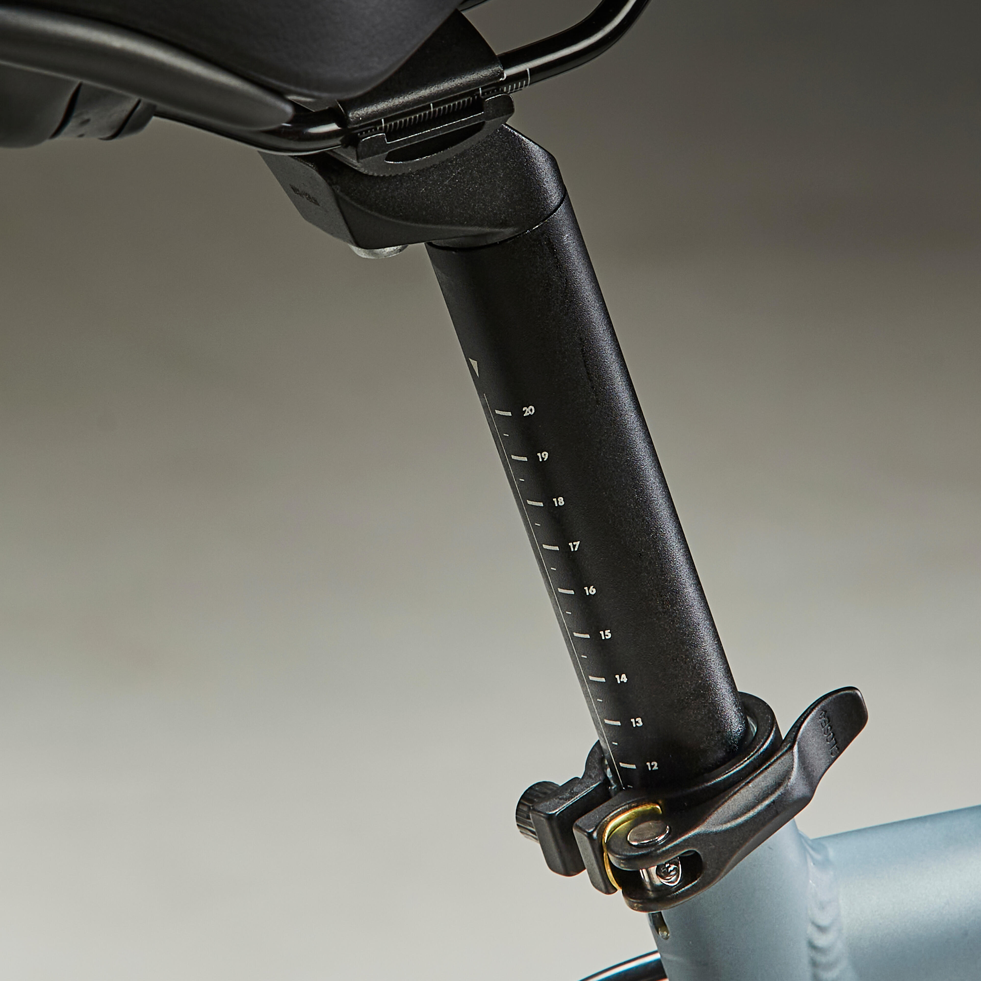 VELO TOUT CHEMIN BALADE ELECTRIQUE ORIGINAL 920 E RIVERSIDE Decathlon