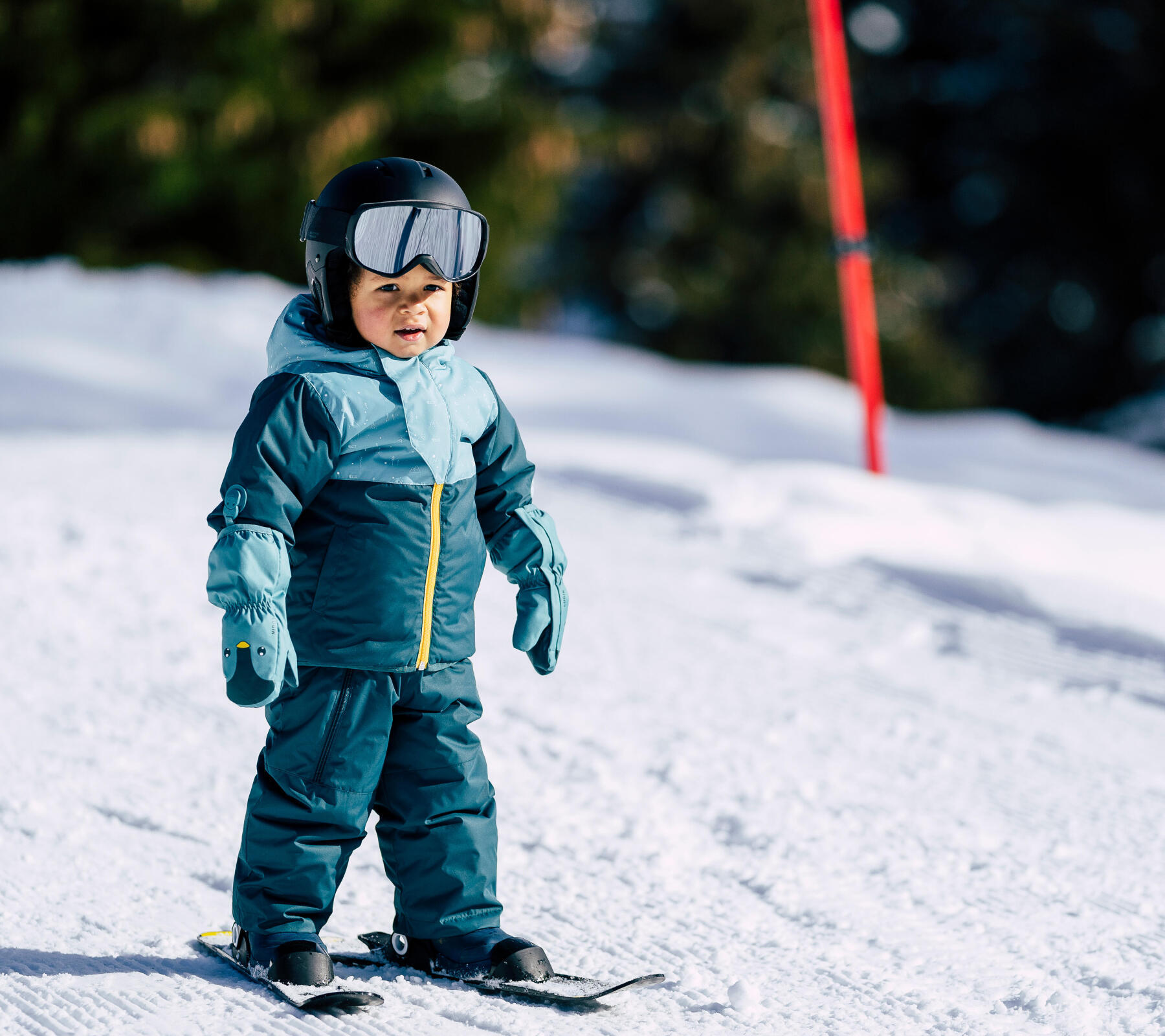 AT WHAT AGE CAN YOUR BABY START SKIING? 