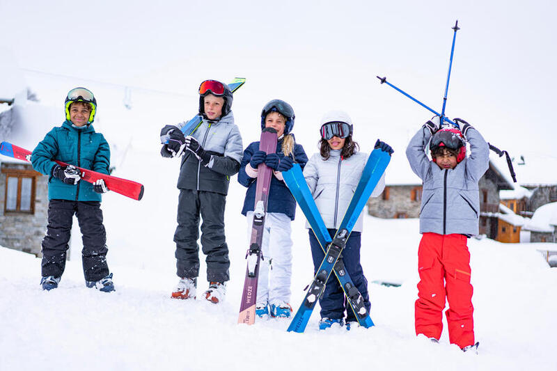 Niños haciendo ski