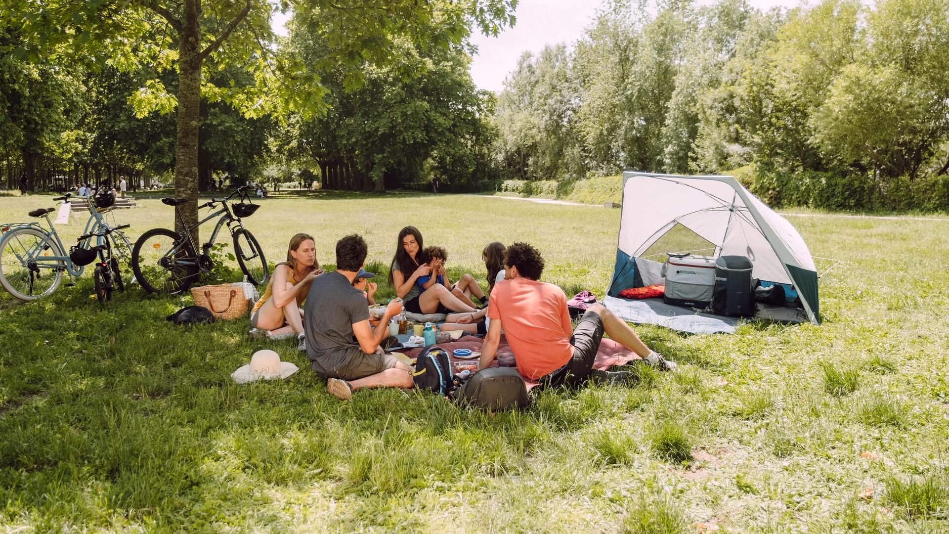 LOCURI DE CAMPING: UNDE MERITĂ SĂ ÎȚI PUI CORTUL ÎN ROMÂNIA?