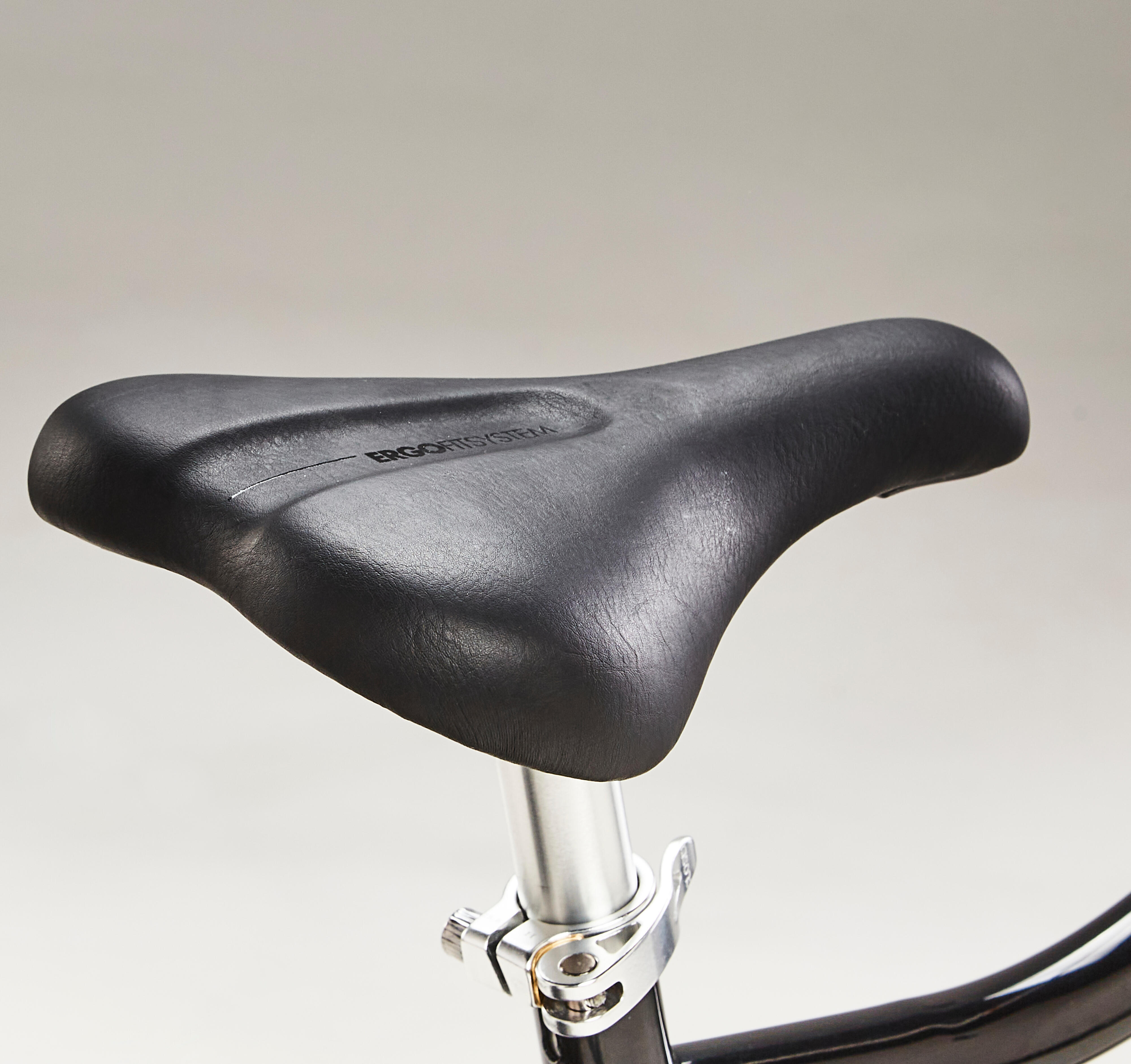 ADJUSTING THE HEIGHT OF THE SADDLE BEFORE YOUR FIRST RIDE