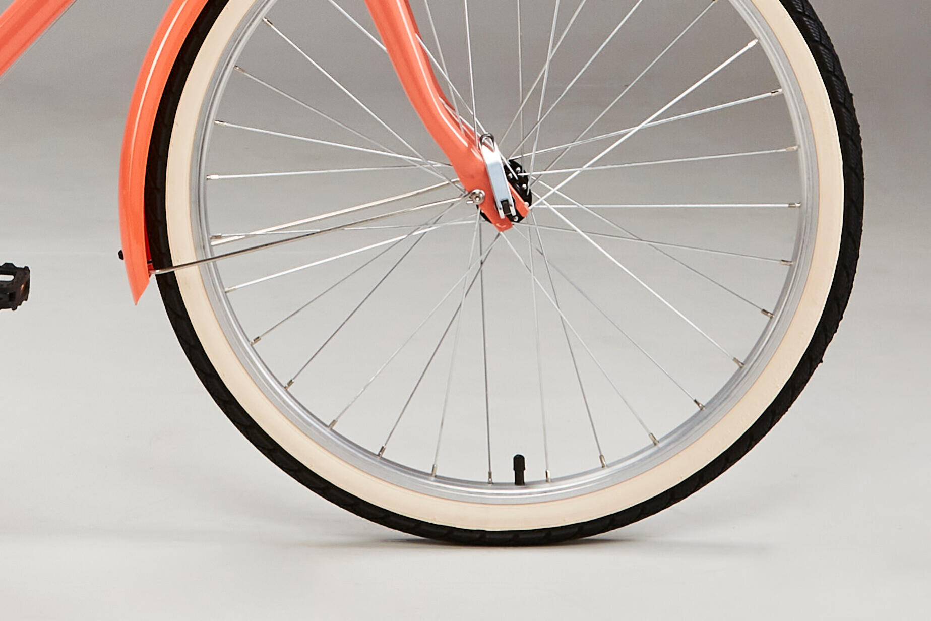WAT IS DE JUISTE BANDENDRUK VOOR DEZE 20"-HYBRIDEFIETS?