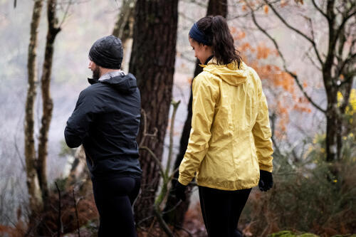 Ré-imperméabilisant pour vêtement imperméable et respirant