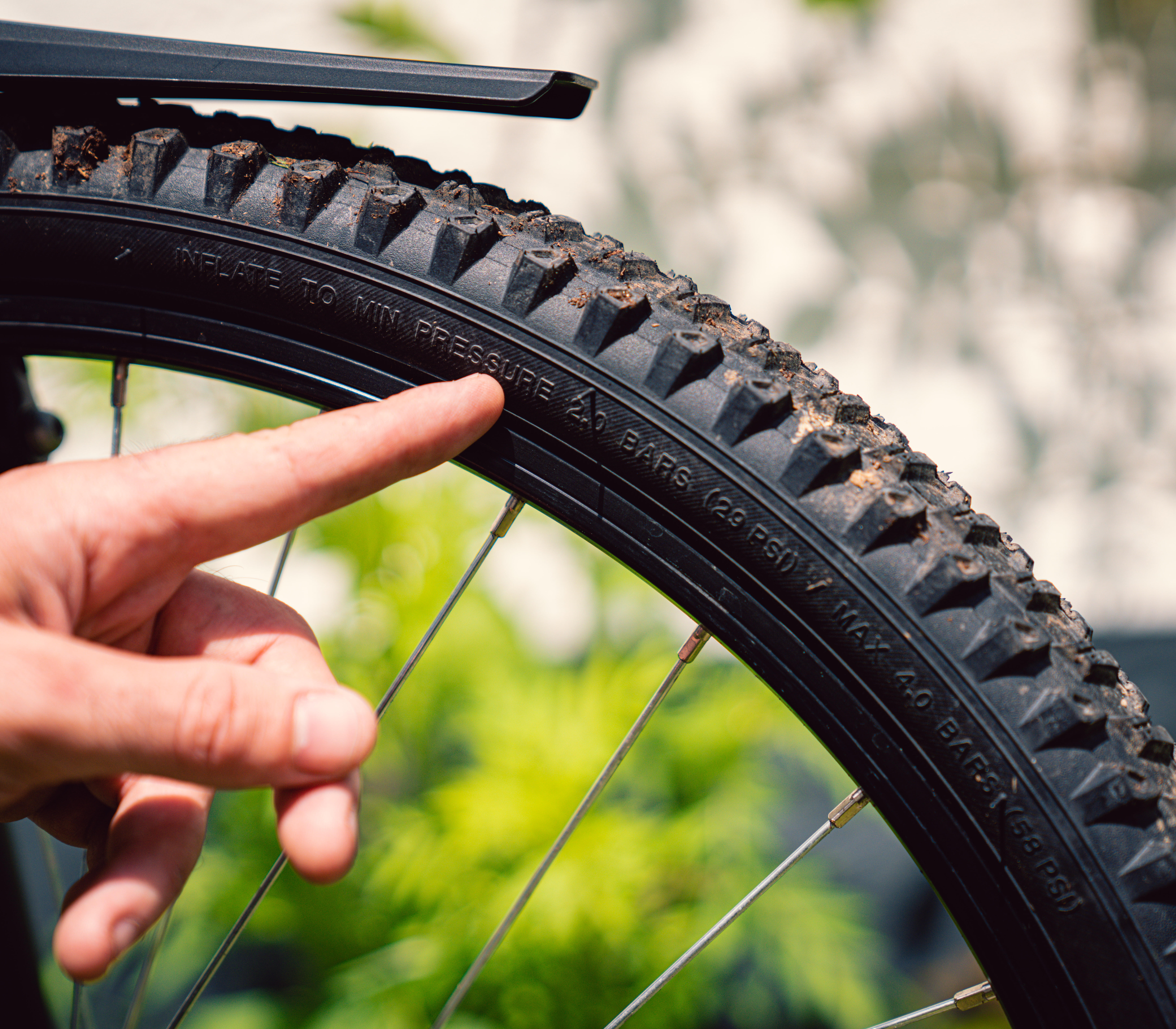 What is the recommended tyre pressure for the 16-inch bmx? 
