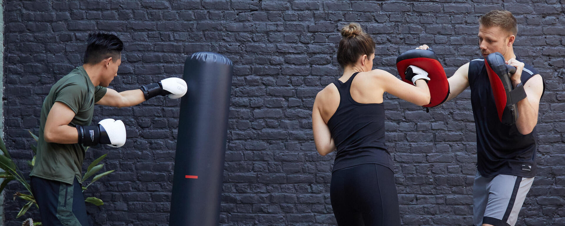 Apprentissage et pratique des pattes d'ours en Boxe à Toulouse - Boxing  Center