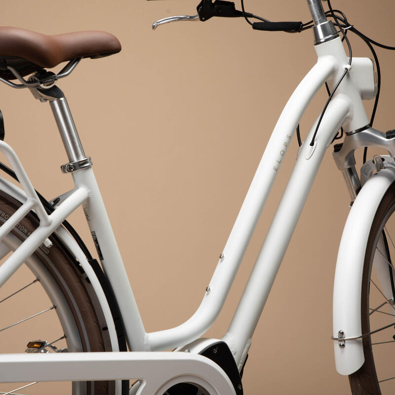 Bicicleta eléctrica urbana conectada Elops 920 E blanco