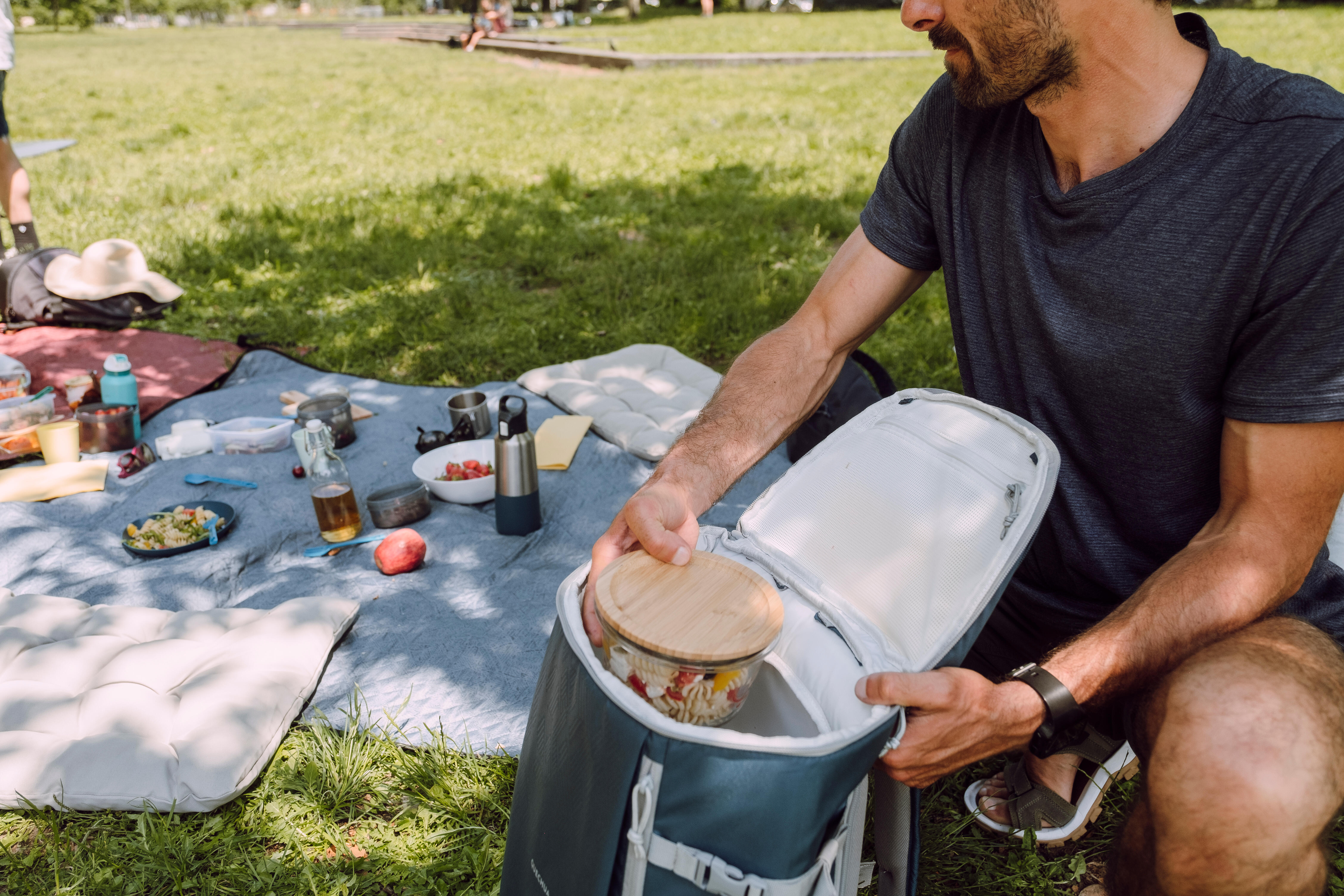 Sac à dos glacière isotherme et compact 30 L, 100 - QUECHUA