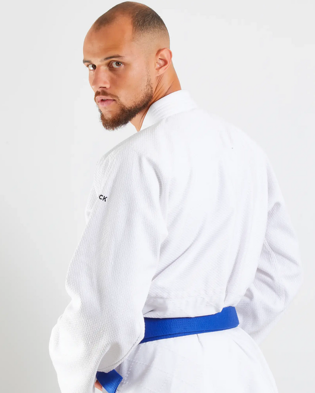 Mann in Judoanzug