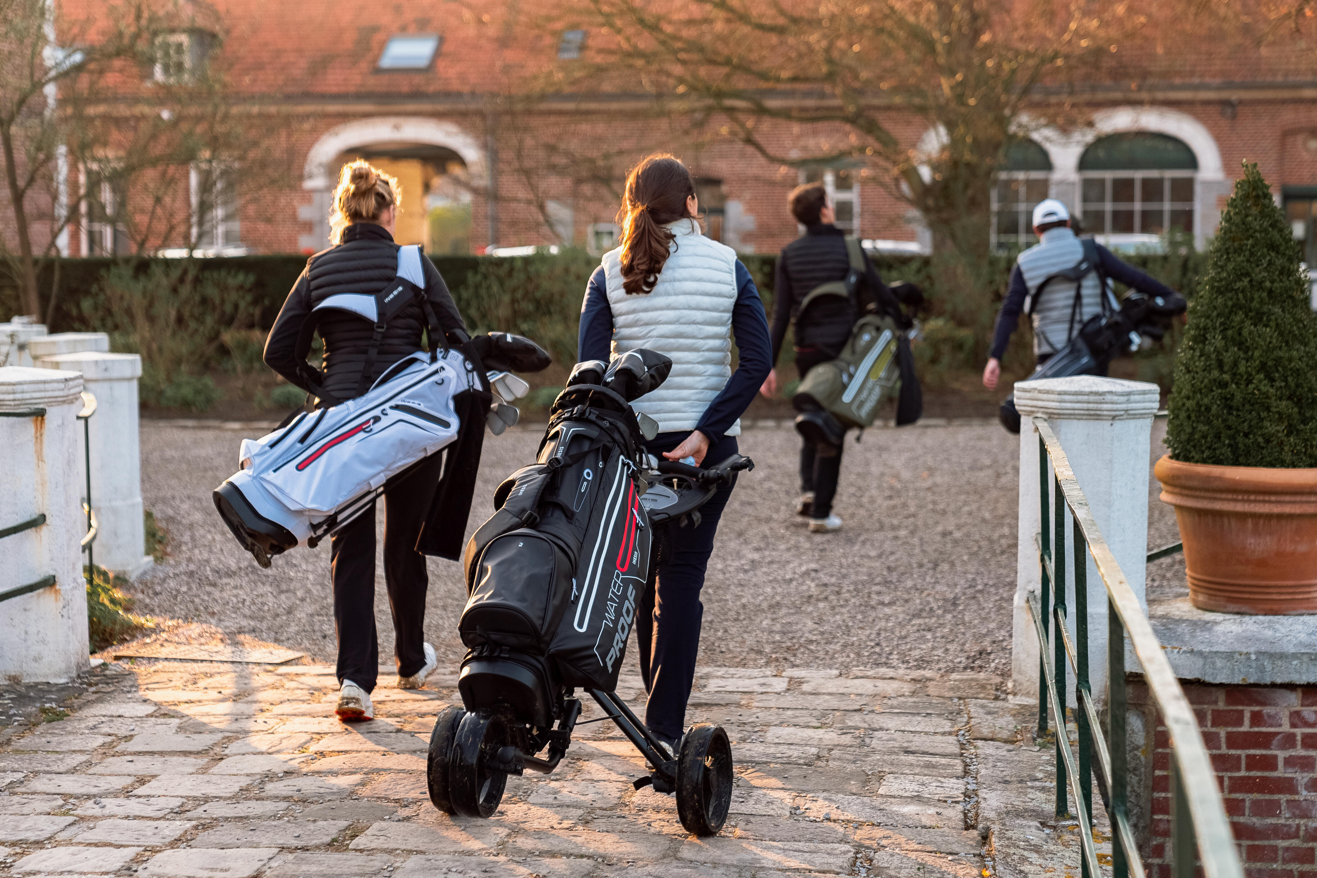 CHARIOTS DE GOLF INESIS