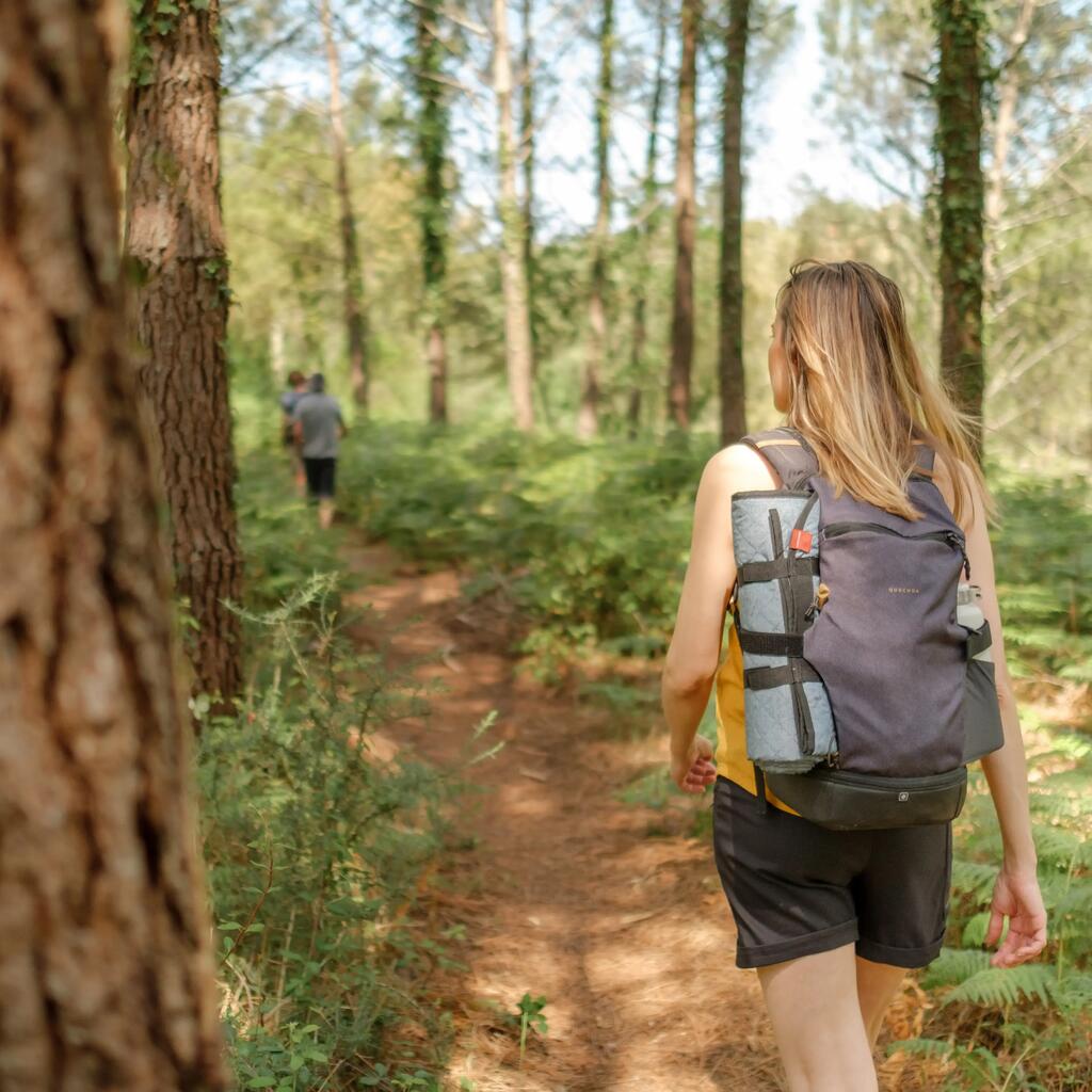 Dámske turistické šortky NH500 Regular