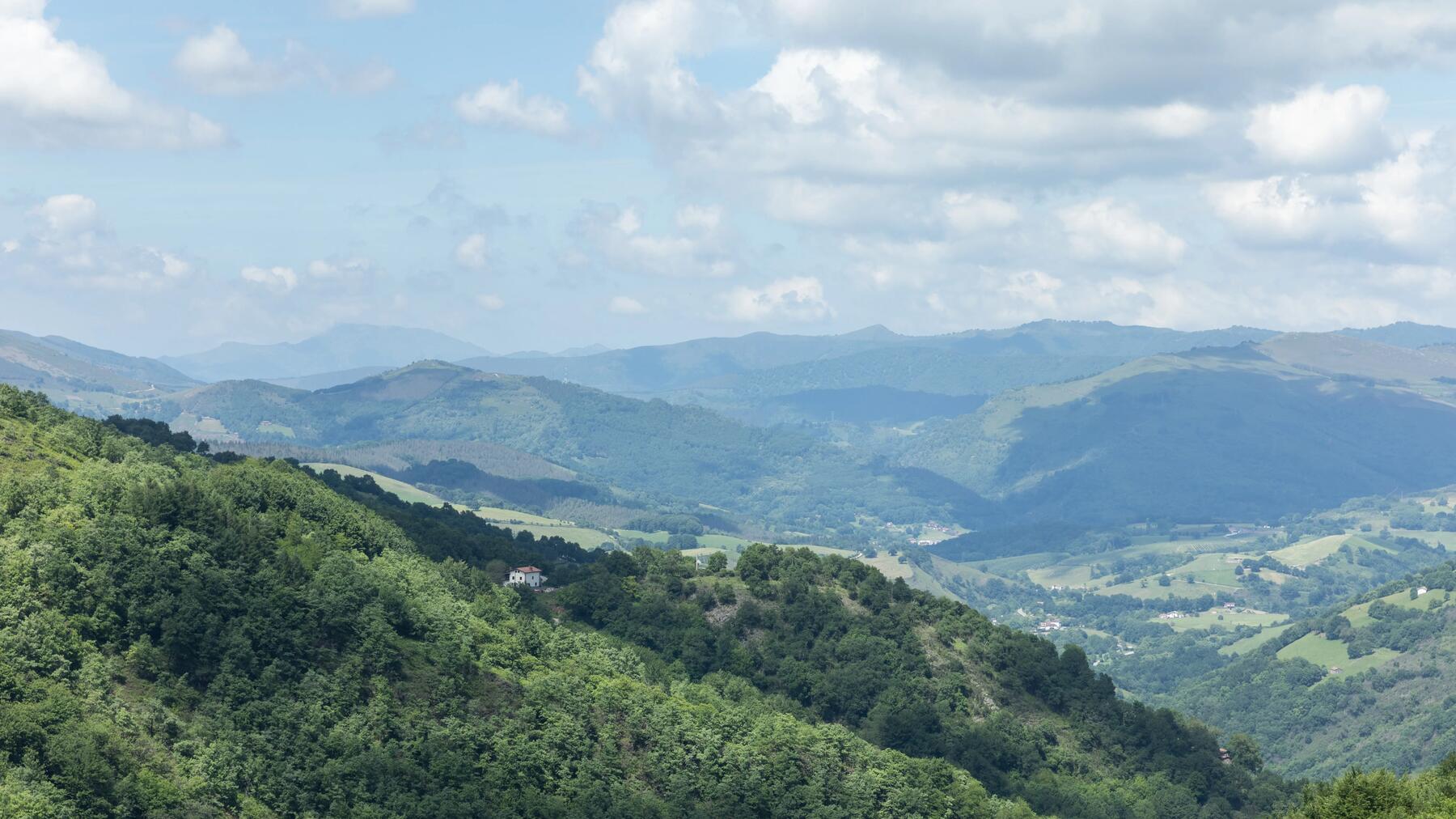 Trasee montane de o zi, pentru începători: 10 idei pentru drumeții