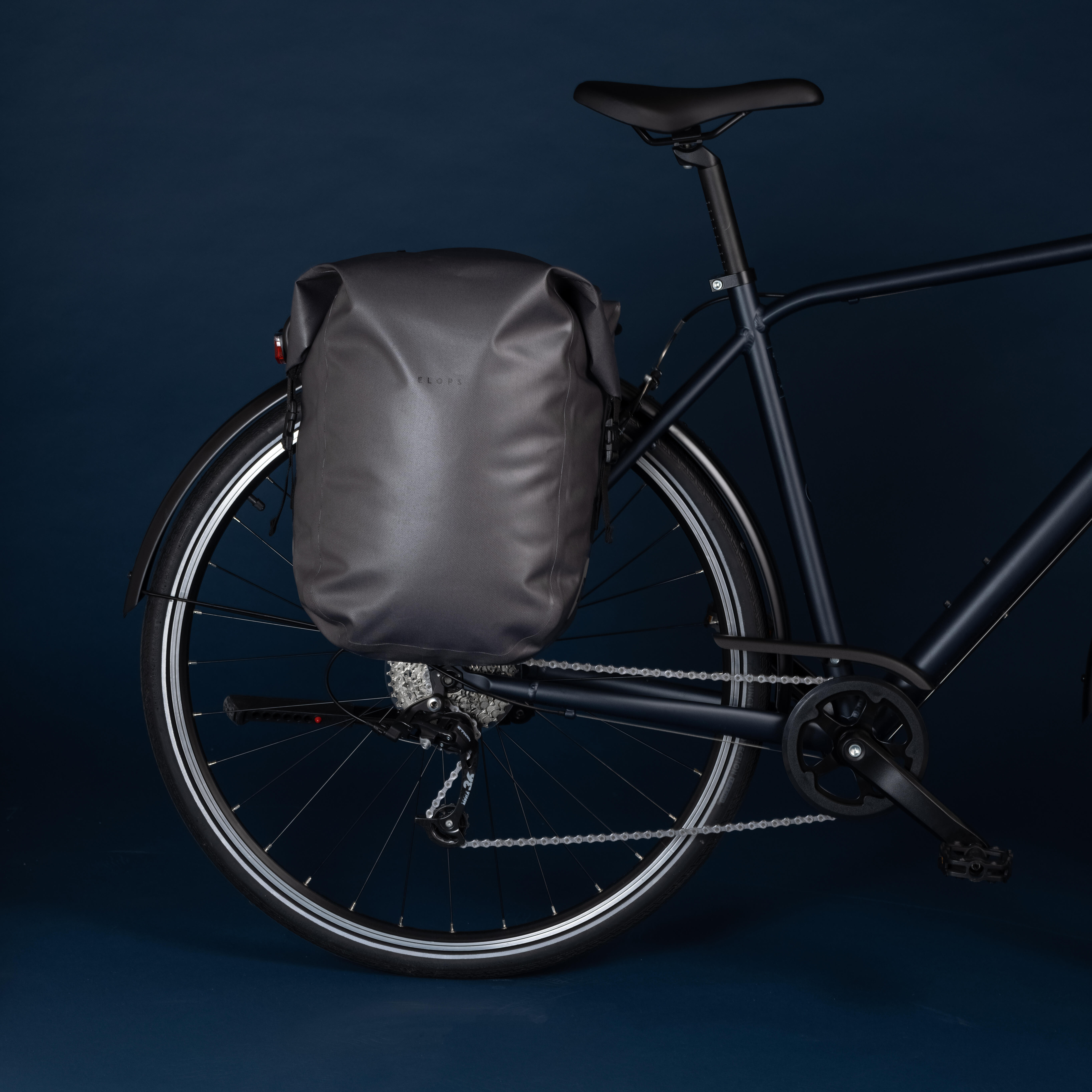 Sacoche de vélo imperméable de 27 L – 900 gris - ELOPS