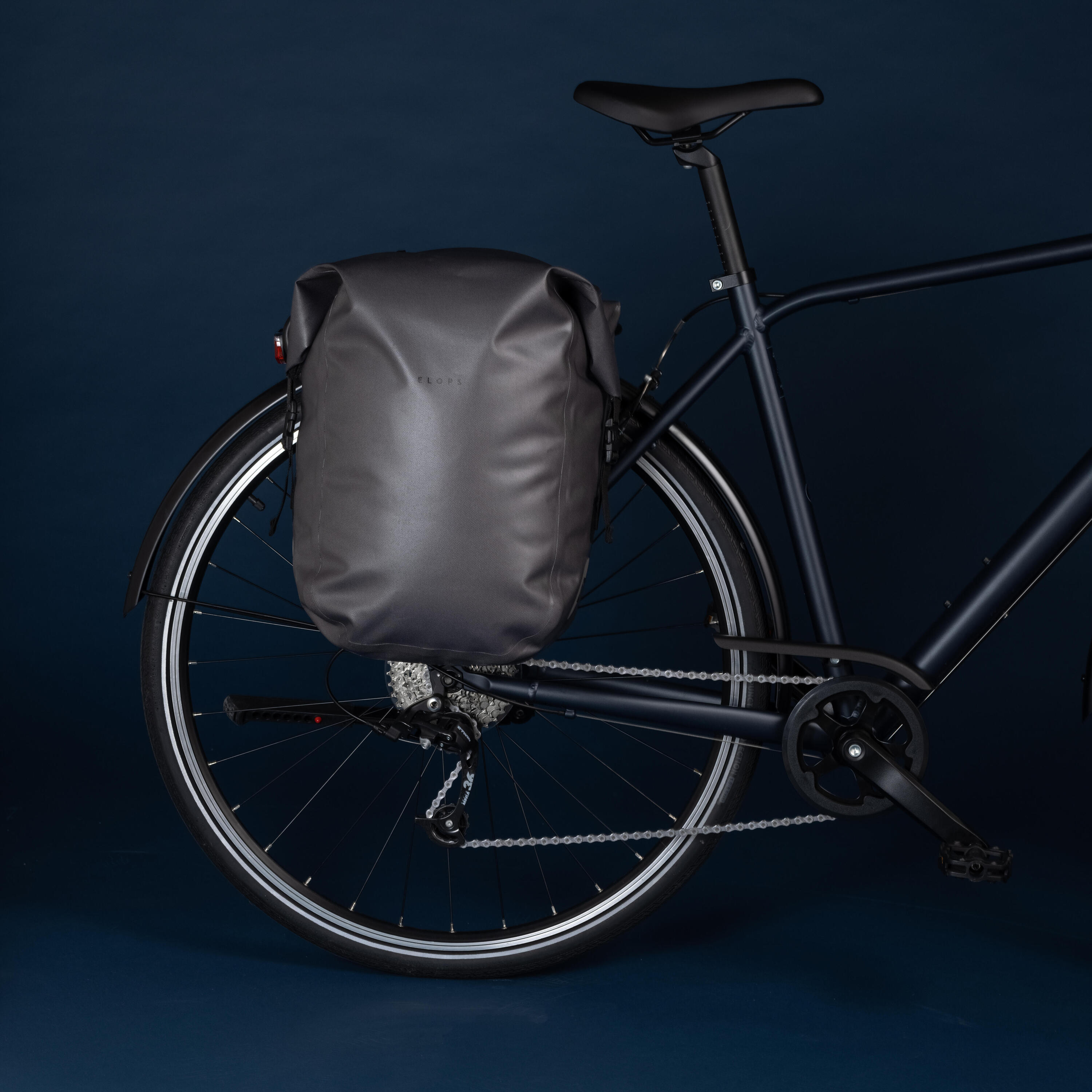 SACOCHE VELO 900 27L IMPERMEABLE GRIS 2/10
