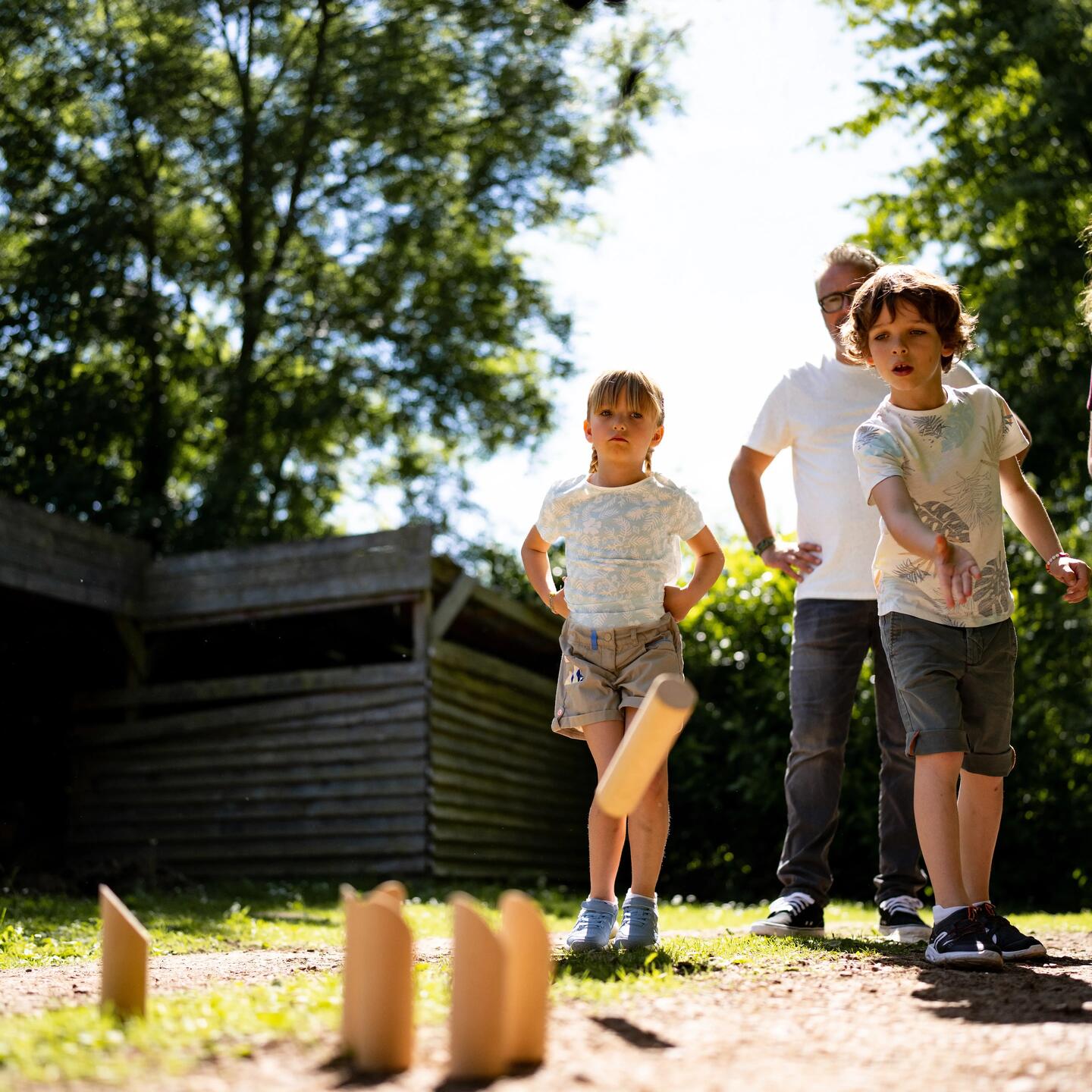 DECATHLON Holzkegelspiel Finnish Skittles kompakt Image