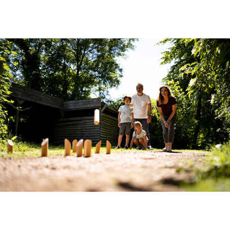 Κόμπακτ φινλανδικό παιχνίδι με ξύλινες κορύνες