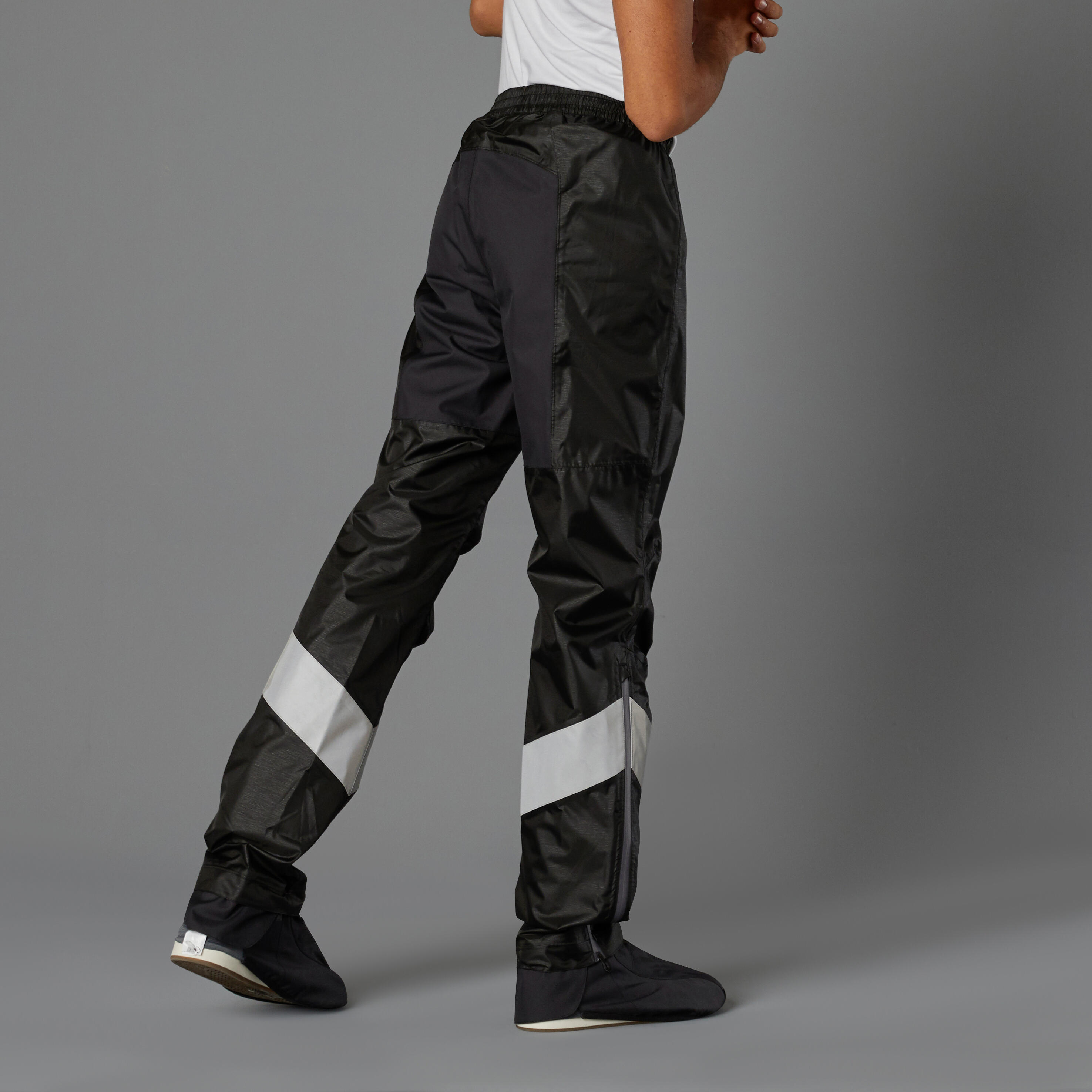 Men Gym Trackpant Joggers with Zip Pocket- Black