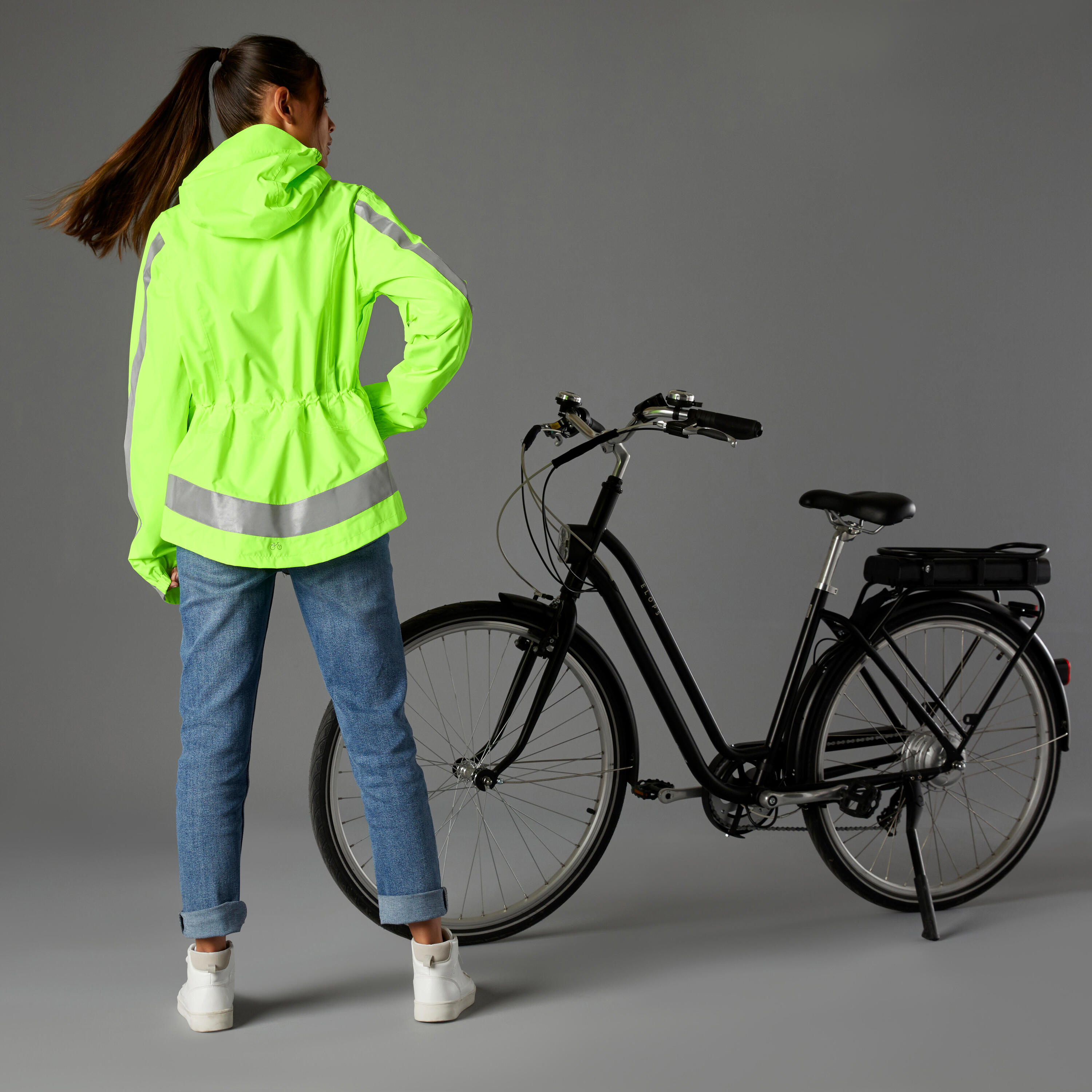 500 Women's Hi-Vis Day & Night City Cycling Rain Jacket 14/14