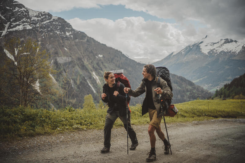 Cum alegem jacheta pentru drumeție?