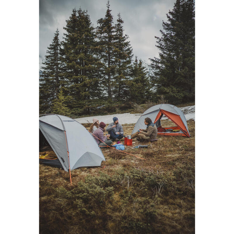 Pánská turistická péřová bunda MT 500