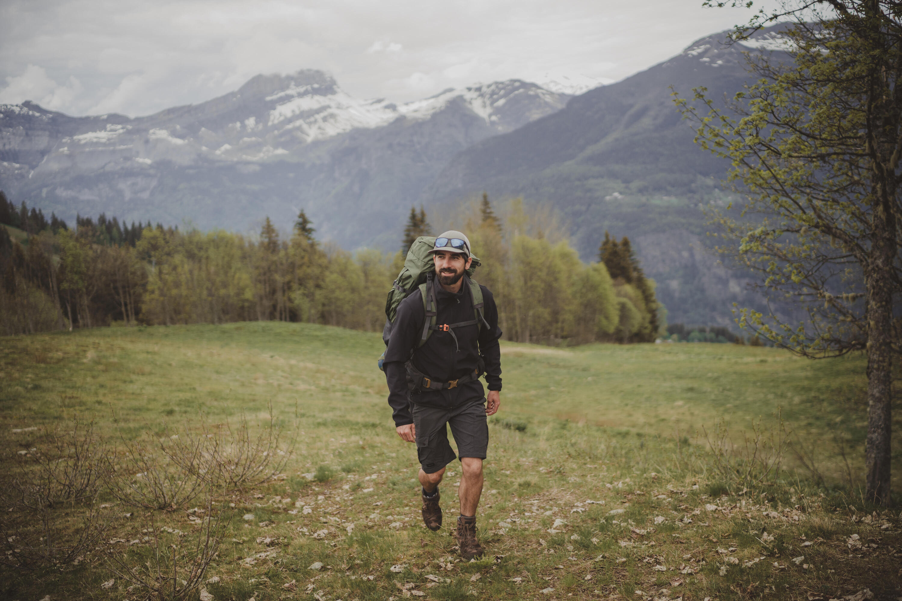 Veste de trek coupe-vent softshell homme MT100 noir 11/12