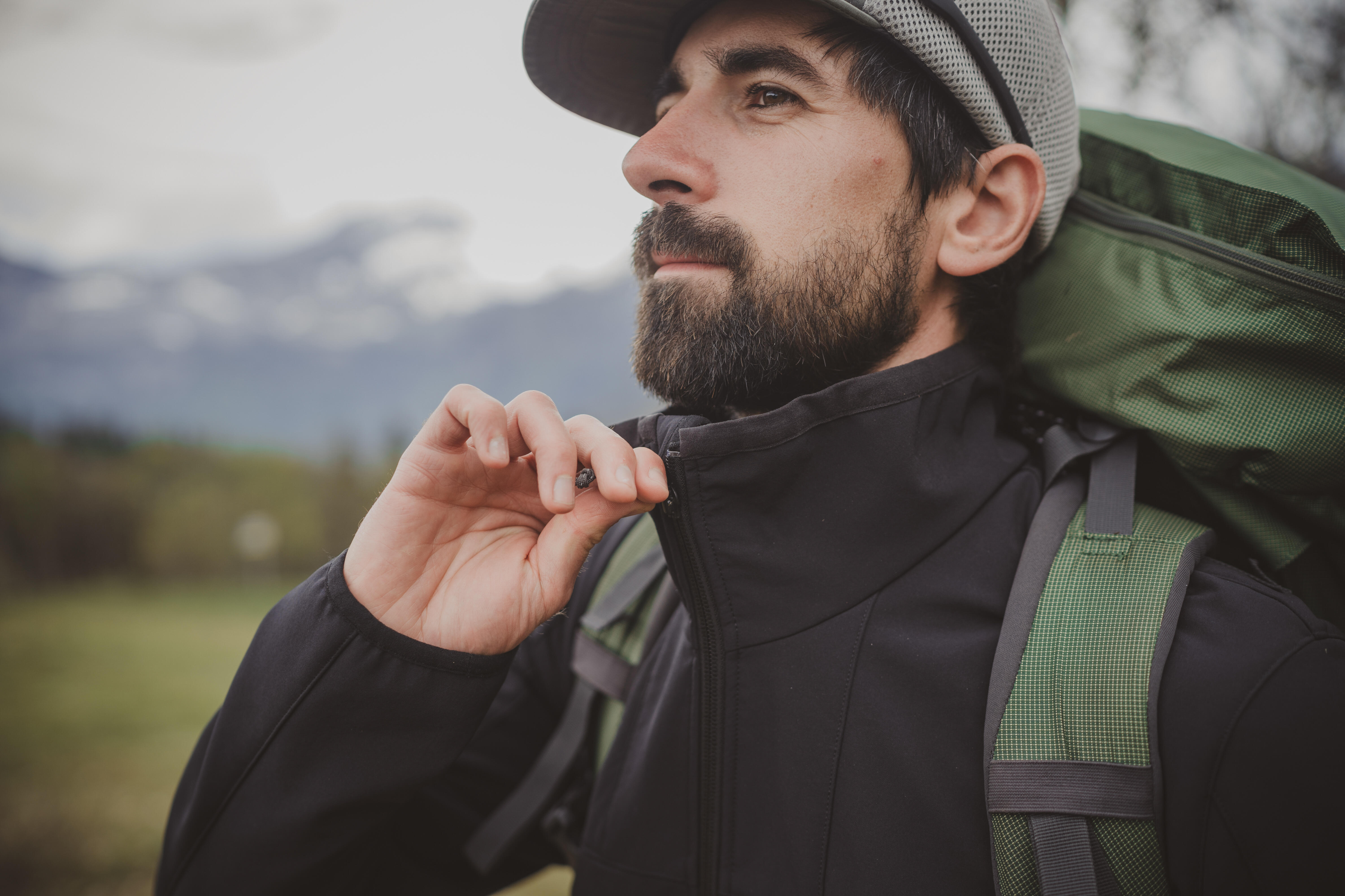 Coupe-vent de randonnée homme – MT 100 noir - FORCLAZ