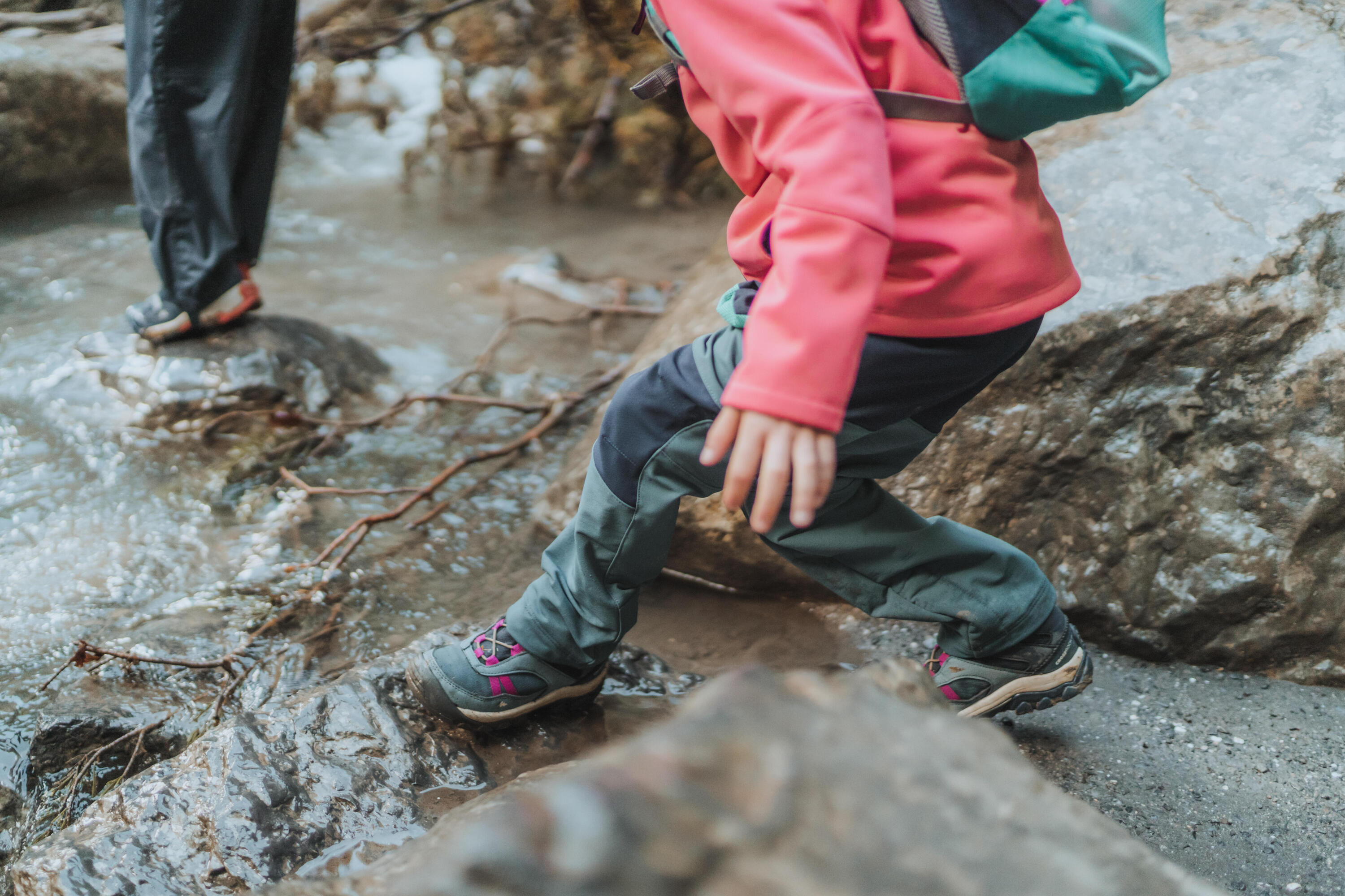 Children's waterproof walking shoes - CROSSROCK MID blue - size jr. 10 - ad. 2 2/9