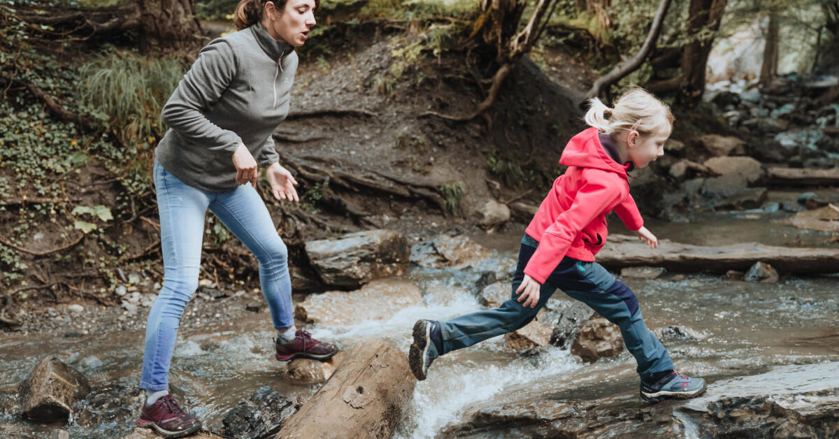 junior hiking shoes