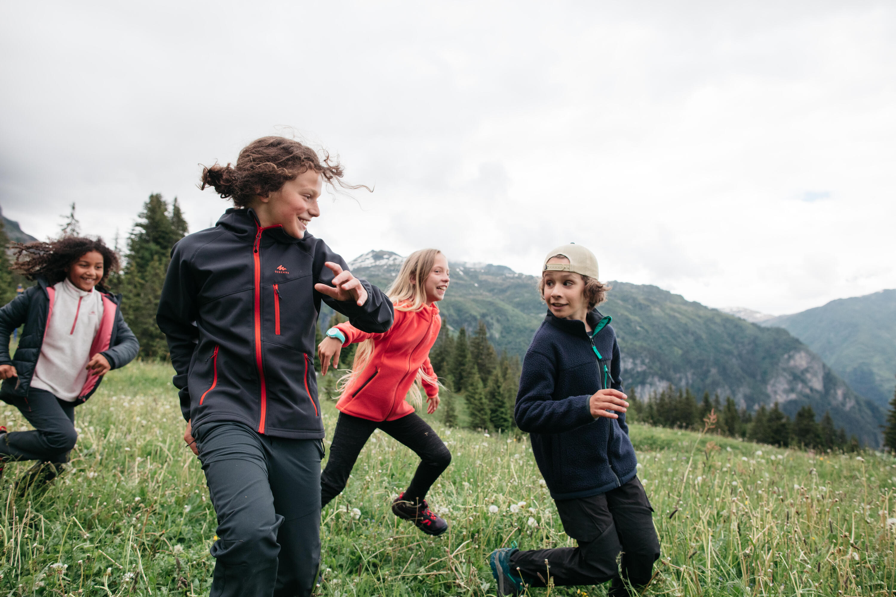Veste softshell de randonnée enfant 7-15 ans, MH900 noir 12/15