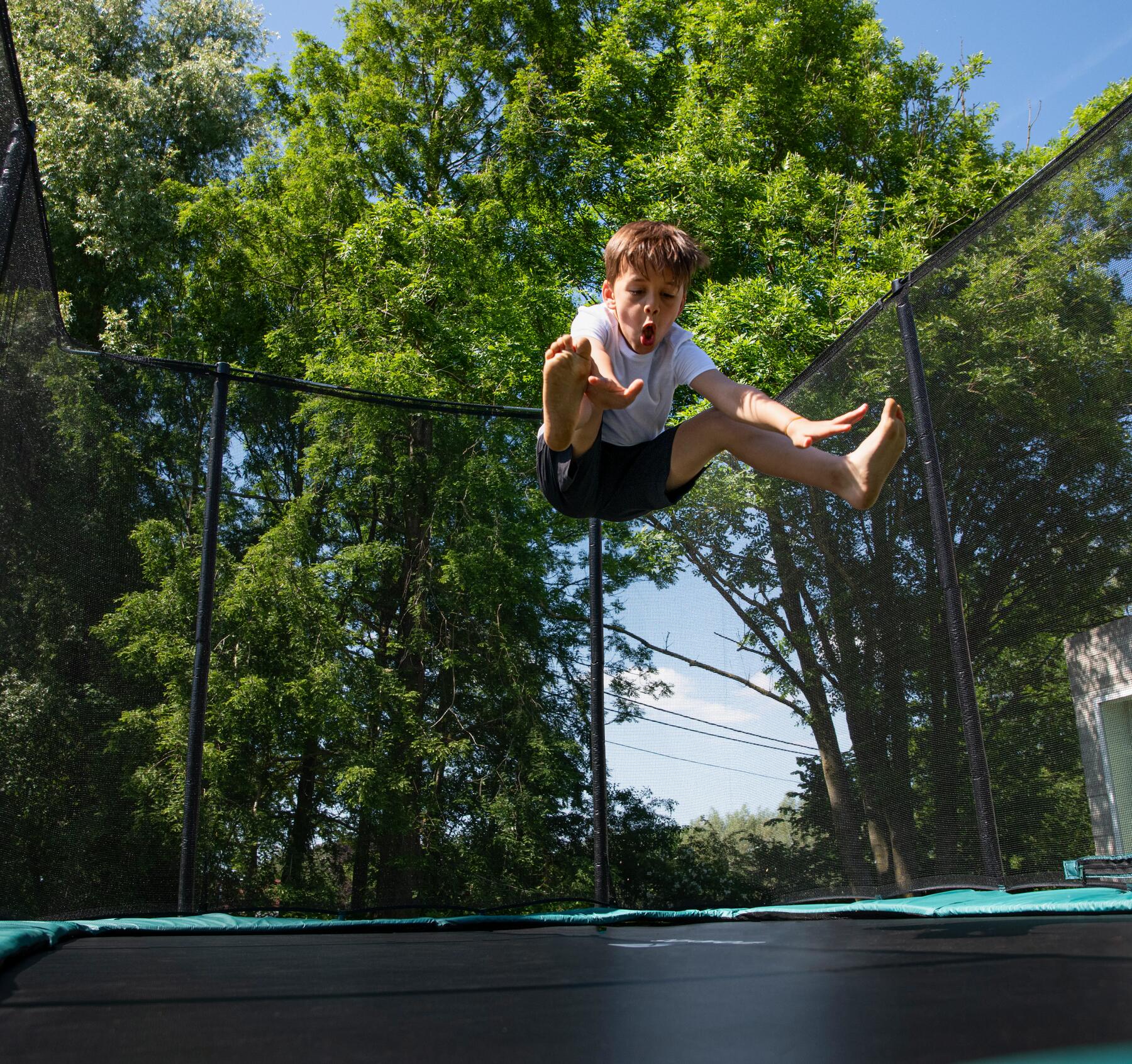 place du trampoline dans le jardin