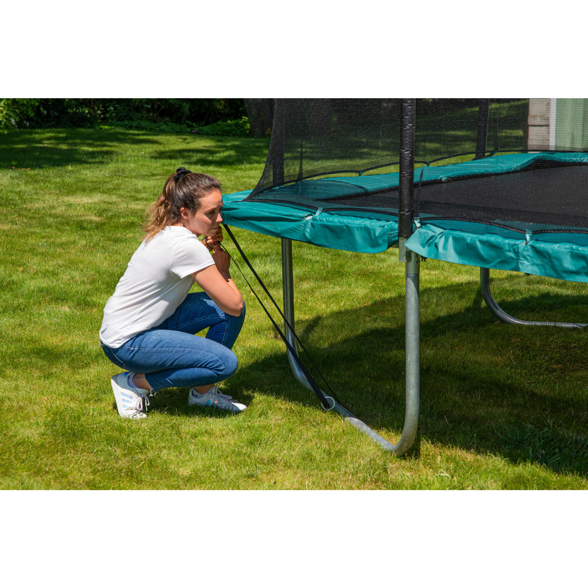 520 RECTANGULAR TRAMPOLINE WITH PROTECTIVE NET